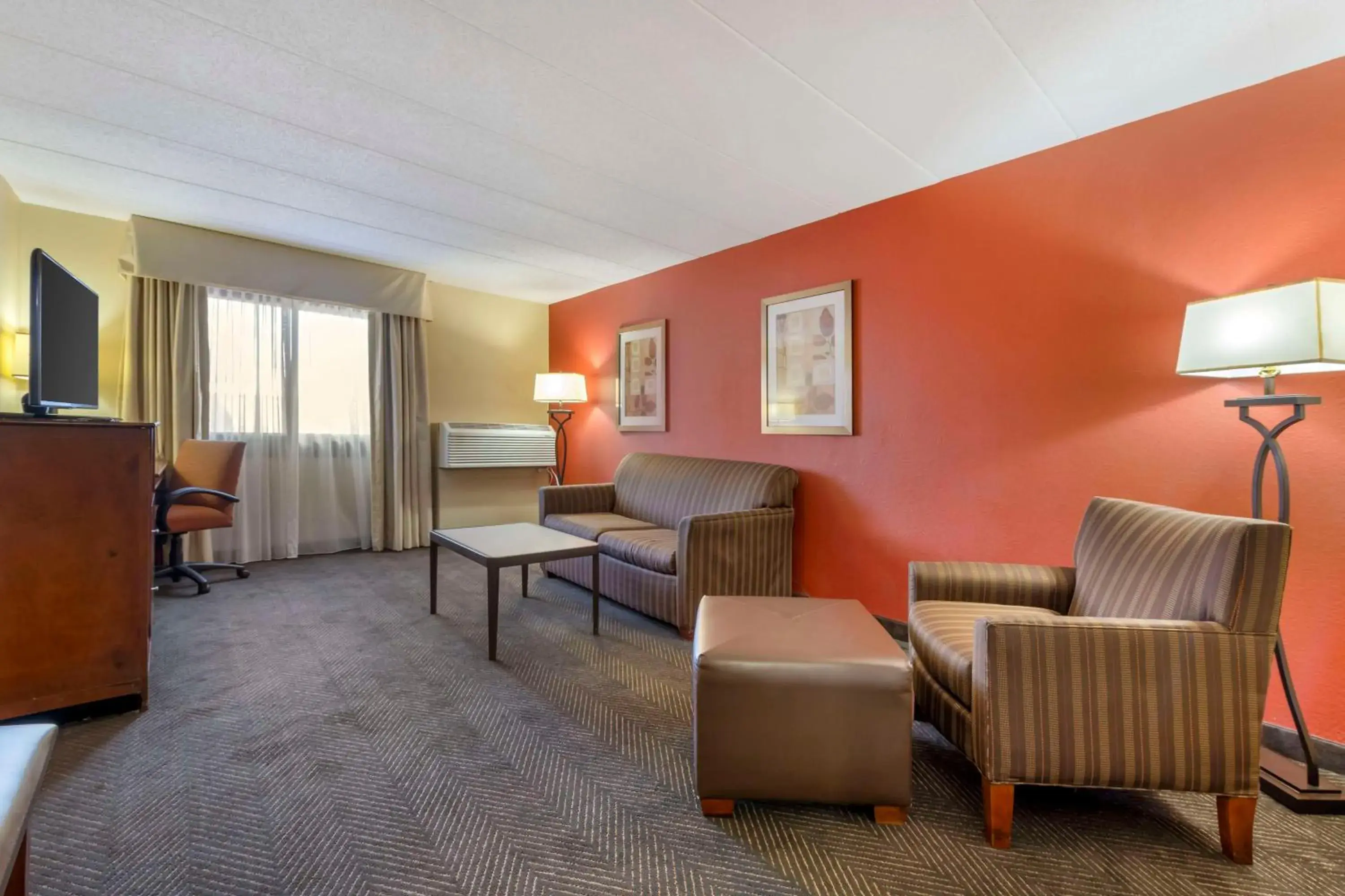 Bedroom, Bed in Best Western Plus St. Paul North/Shoreview Bedroom, Bed in Best Western Plus St. Paul North/Shoreview