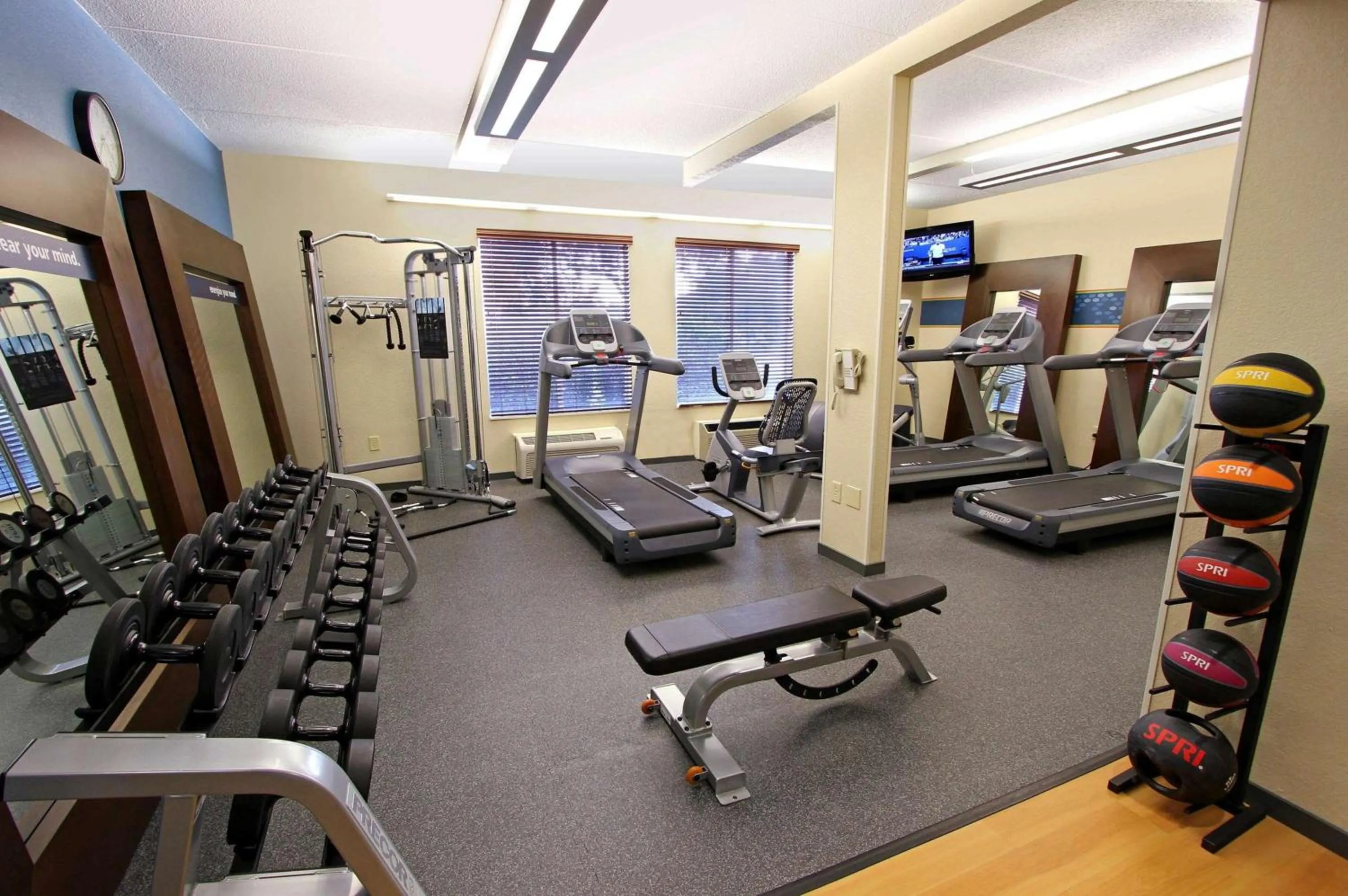 Fitness centre/facilities in Hampton Inn Morehead City