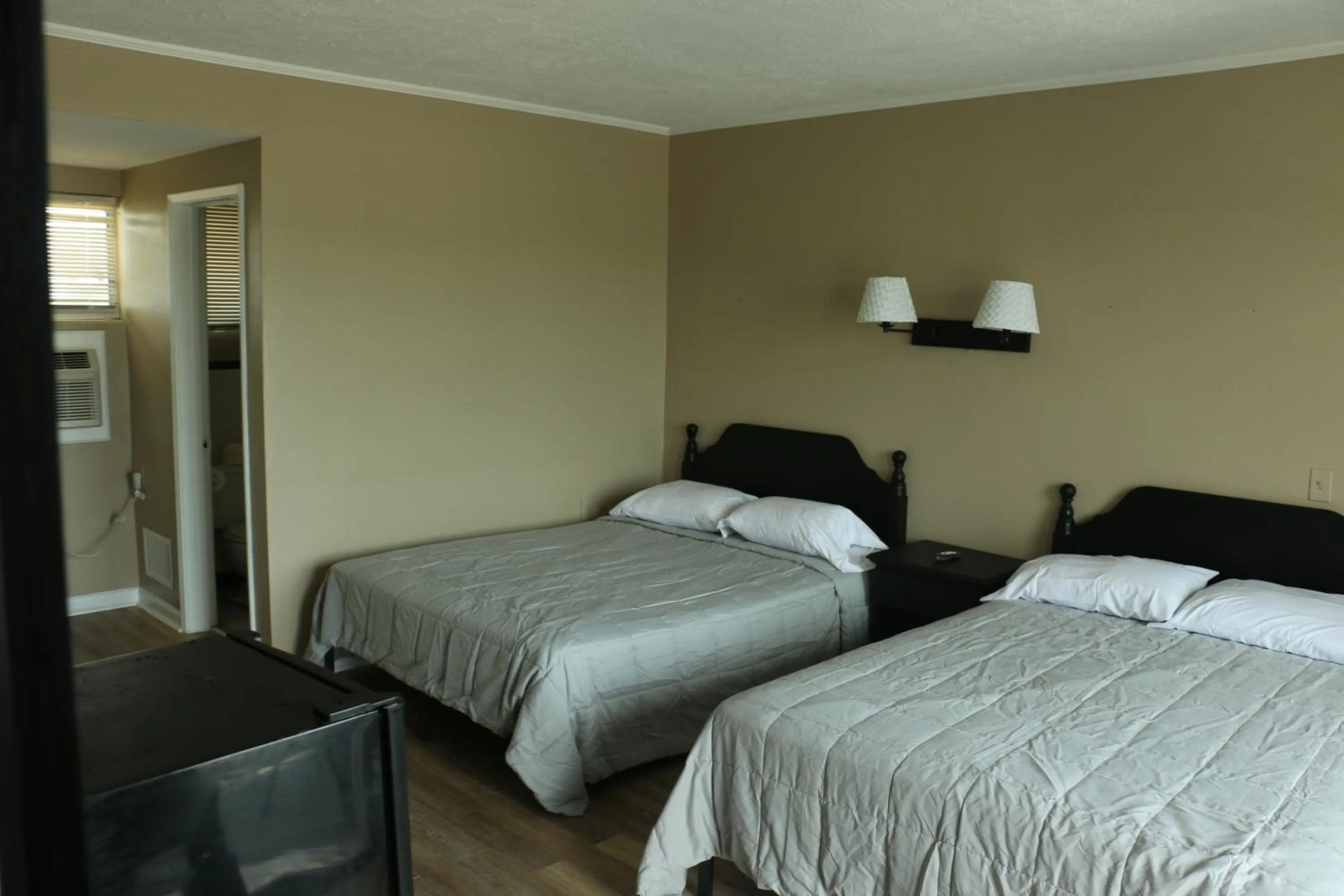 Bed in Travel Inn Fort Pierce