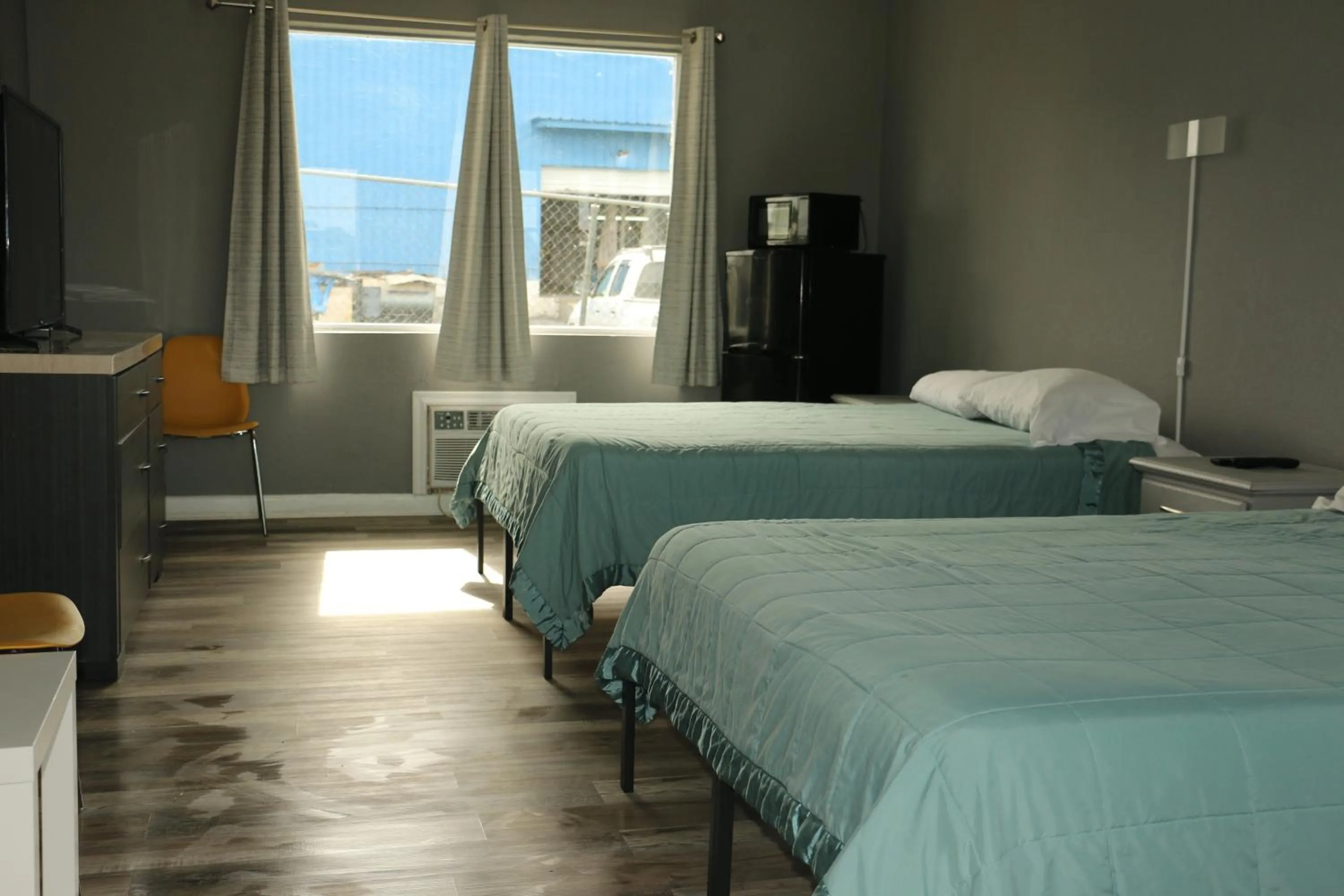 Bed in Travel Inn Fort Pierce