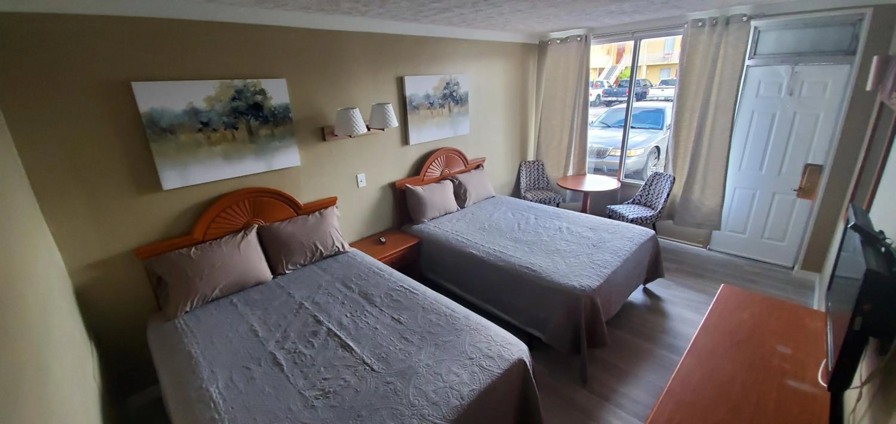 Bed in Travel Inn Fort Pierce