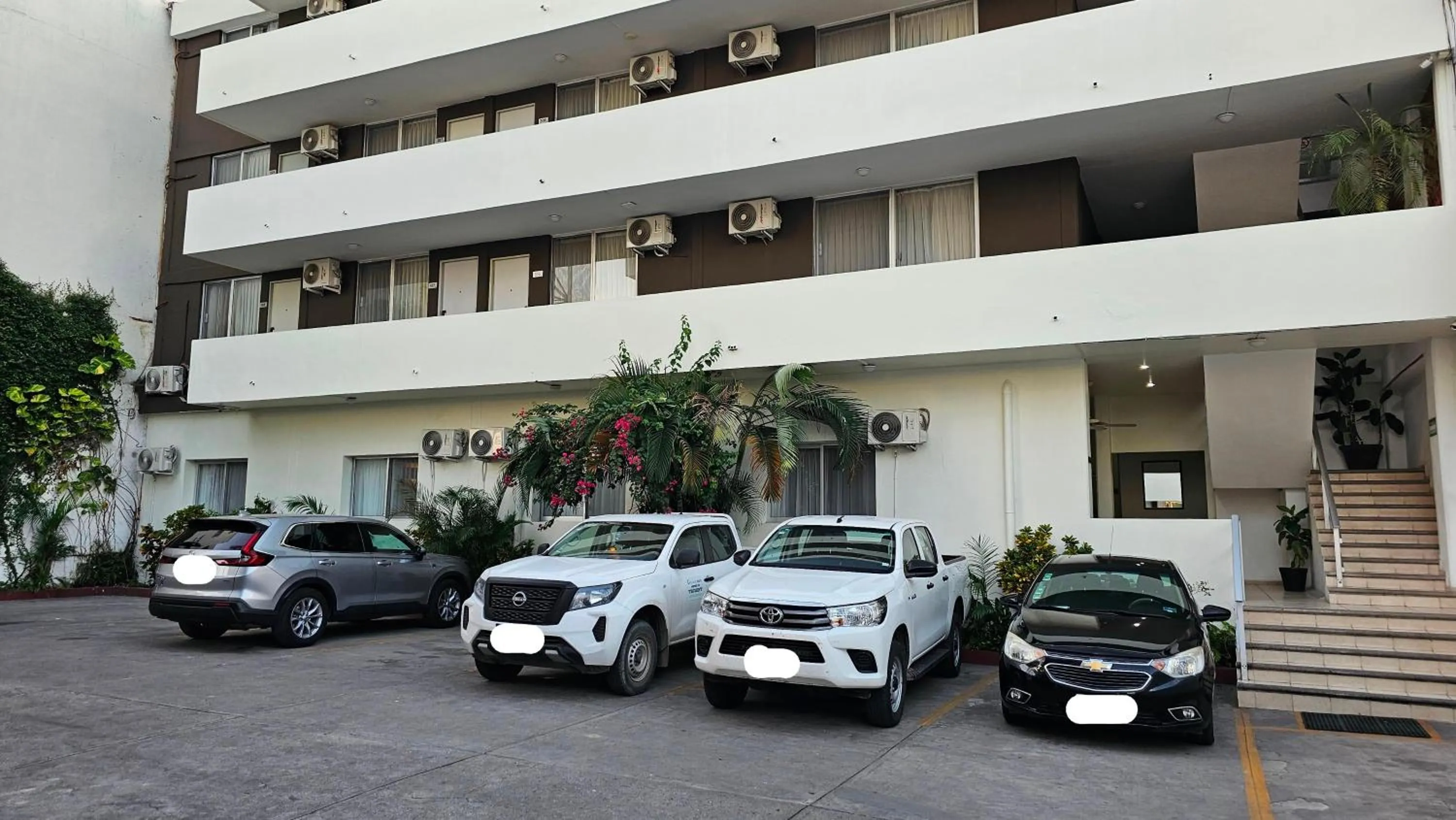 Parking in Best Western Riviera Tuxpan