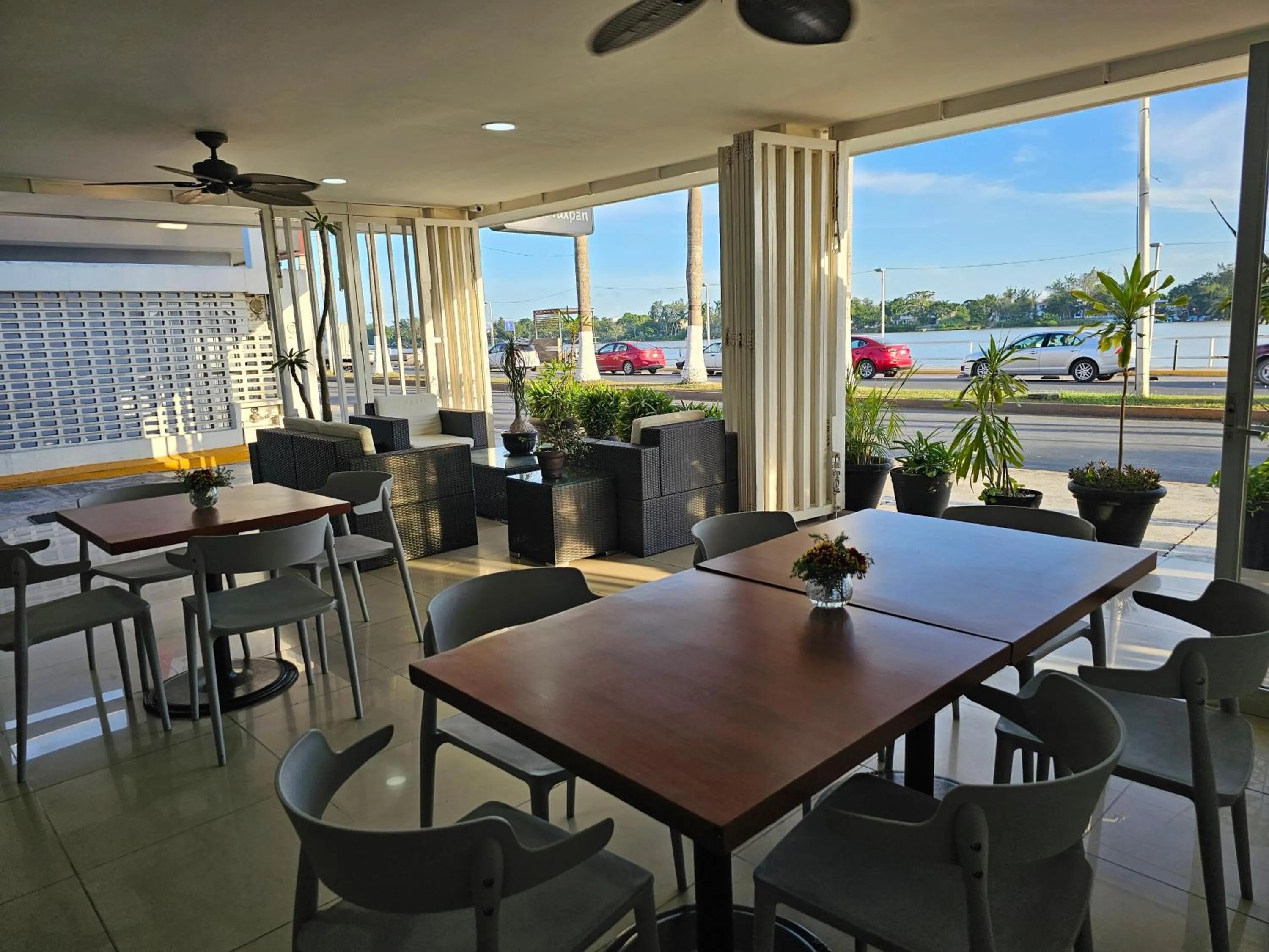 Lobby or reception in Best Western Riviera Tuxpan