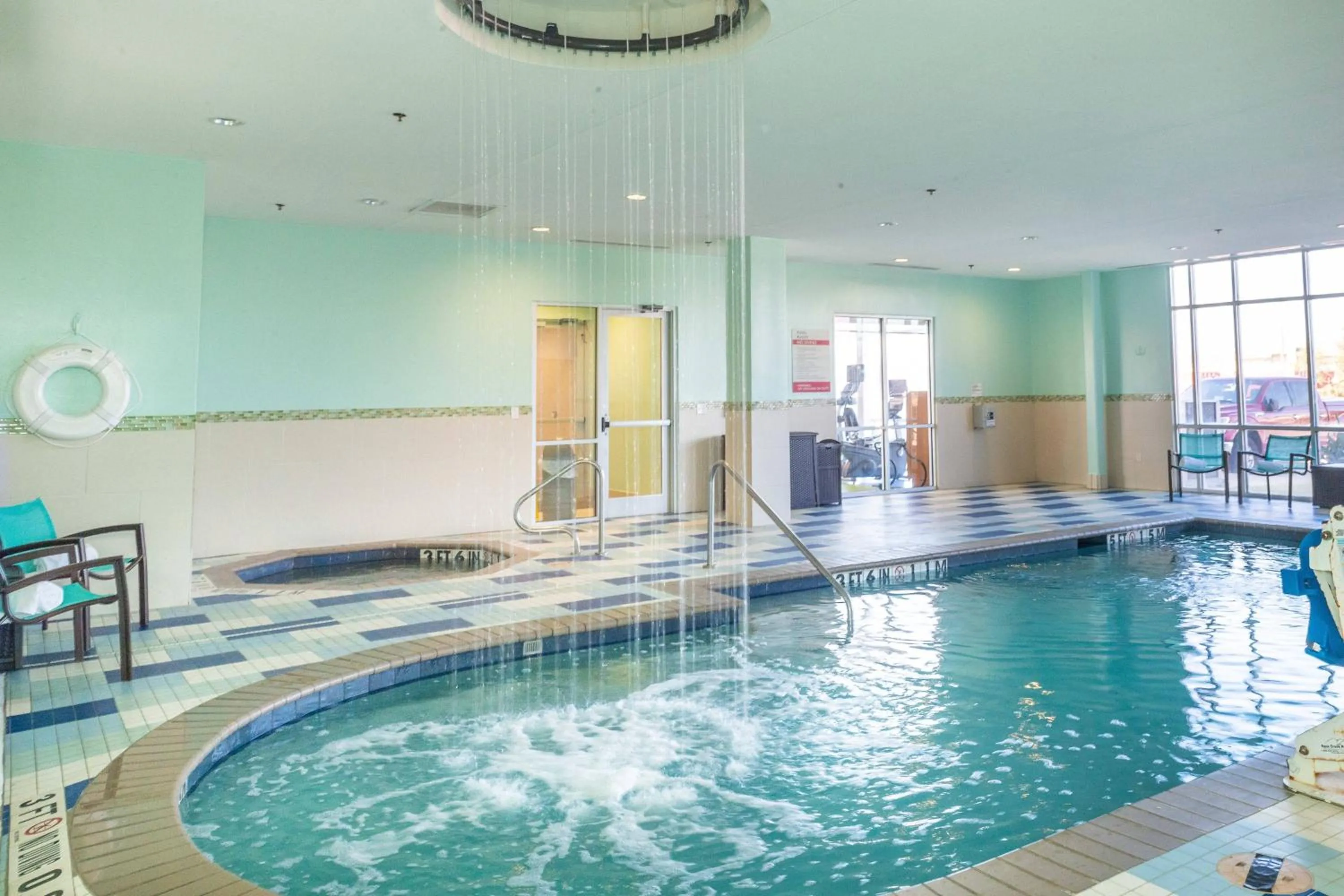 Swimming pool in SpringHill Suites by Marriott Houston Baytown