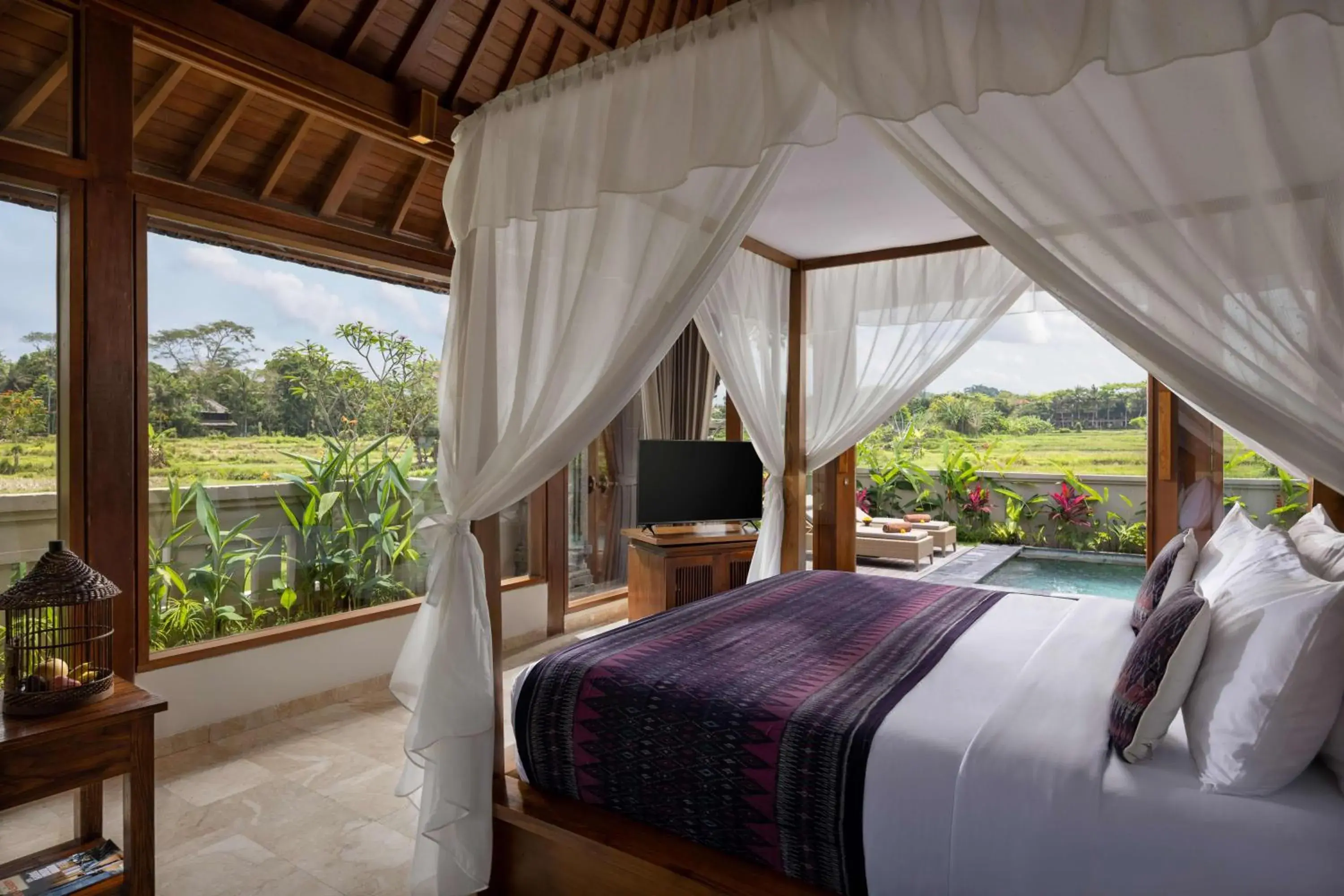 Bedroom, Bed in The Ubud Village Resort & Spa Bedroom, Bed in The Ubud Village Resort & Spa