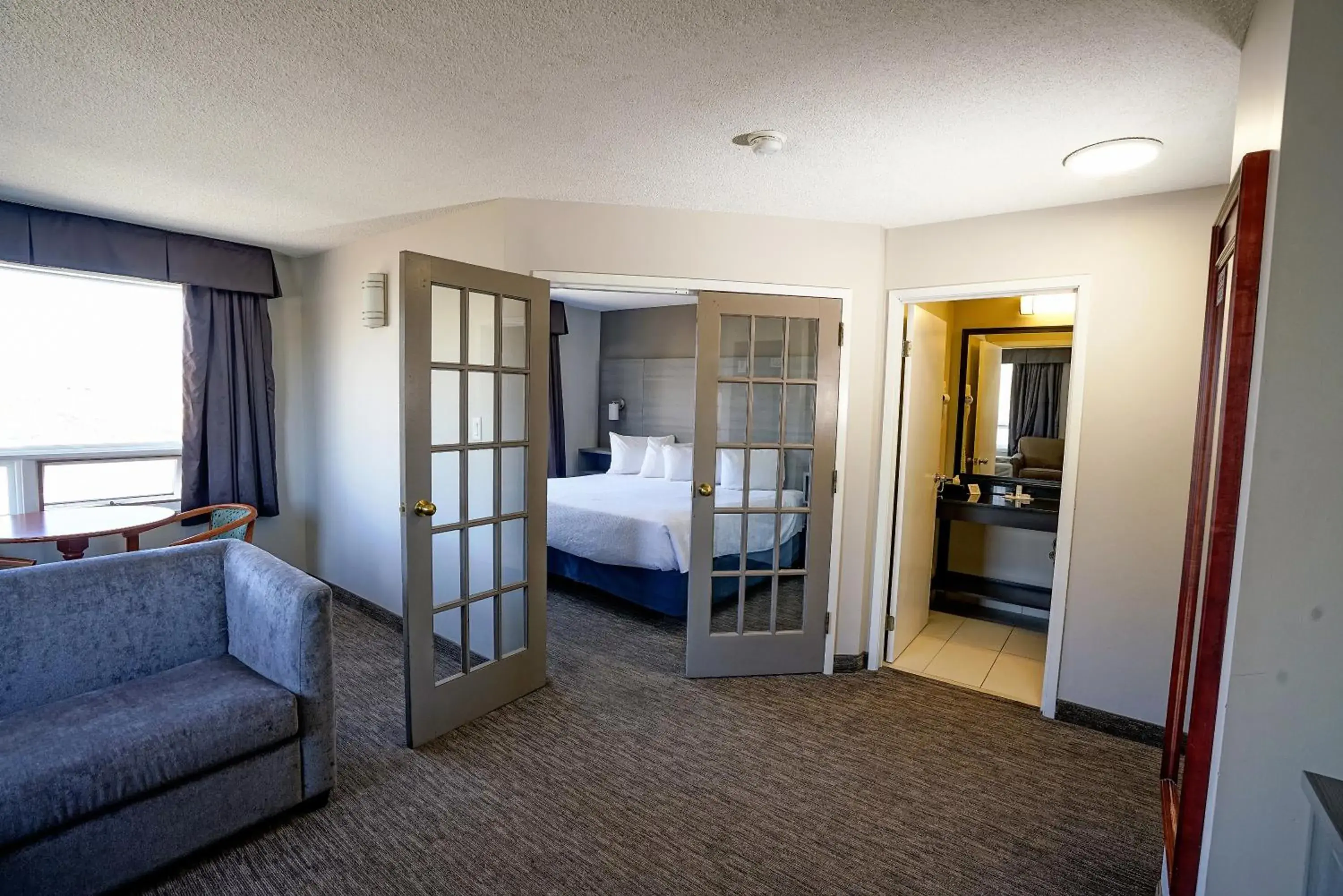 One-Bedroom Deluxe King Suite - Non-Smoking in Travelodge Hotel by Wyndham Sudbury One-Bedroom Deluxe King Suite - Non-Smoking in Travelodge Hotel by Wyndham Sudbury