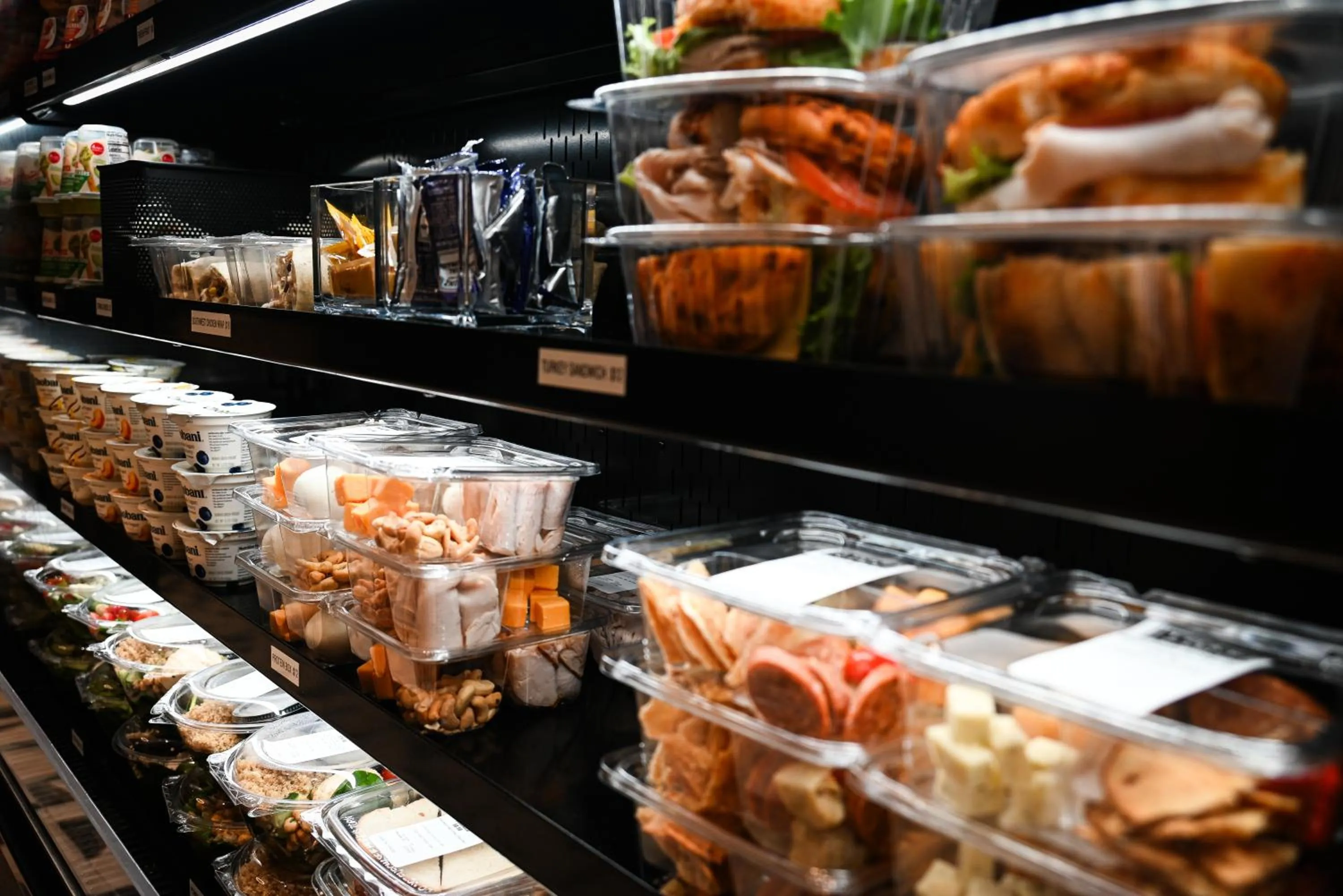 Restaurant/places to eat in JW Marriott Indianapolis