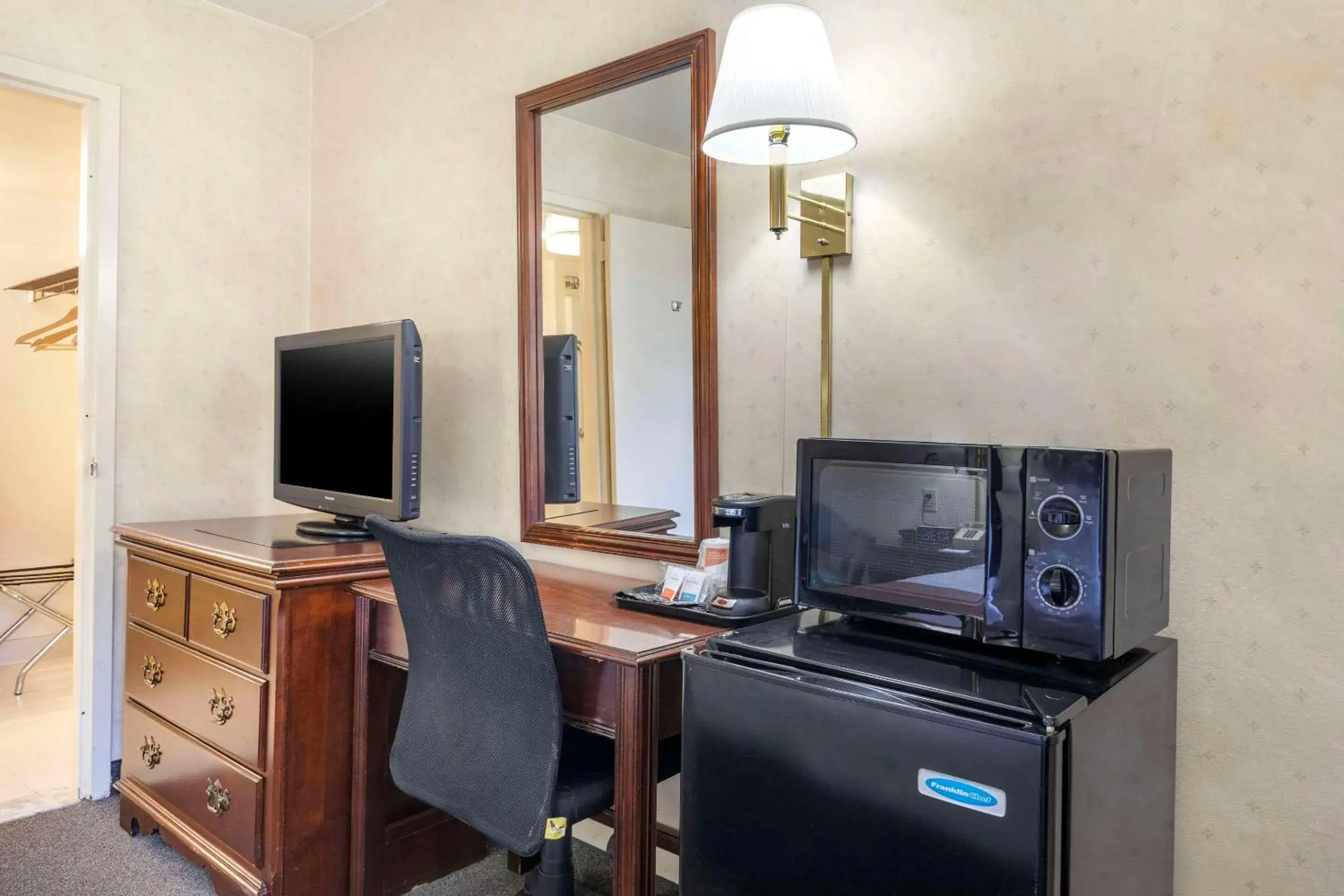 Bedroom in Quality Inn Vienna - Tysons Corner Bedroom in Quality Inn Vienna - Tysons Corner