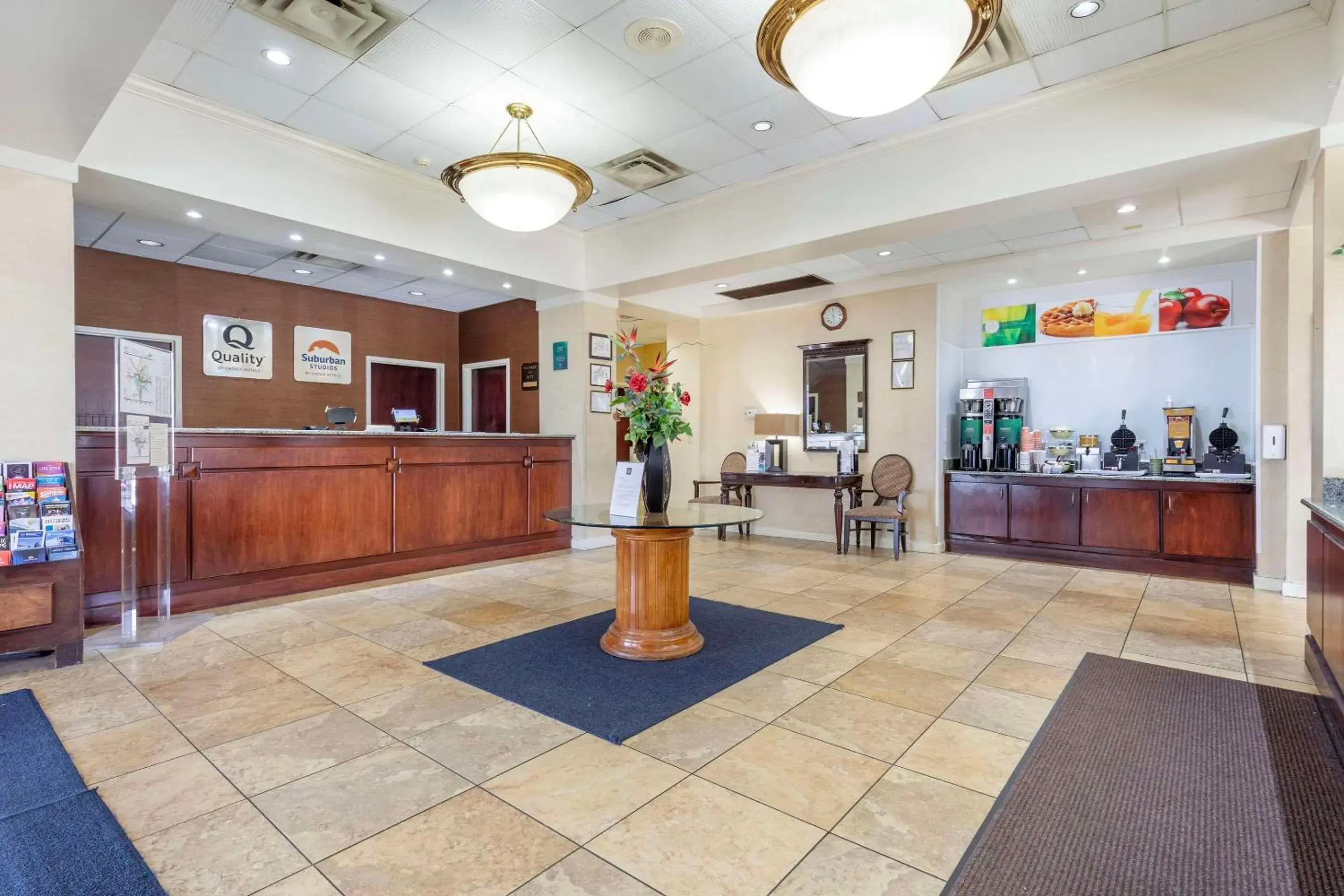 Lobby or reception in Quality Inn Vienna - Tysons Corner Lobby or reception in Quality Inn Vienna - Tysons Corner
