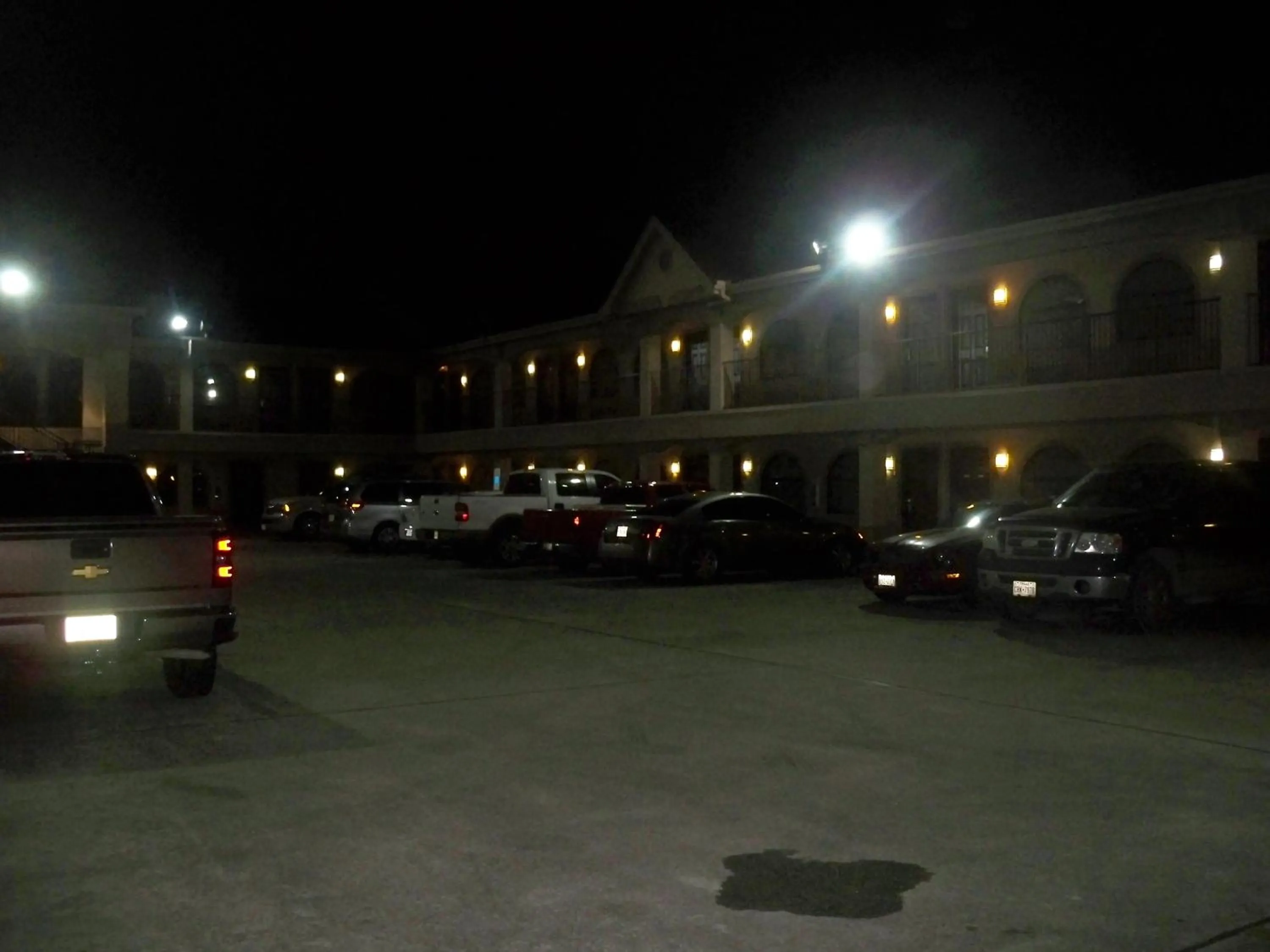 Night in Scottish Inn and Suites Beaumont