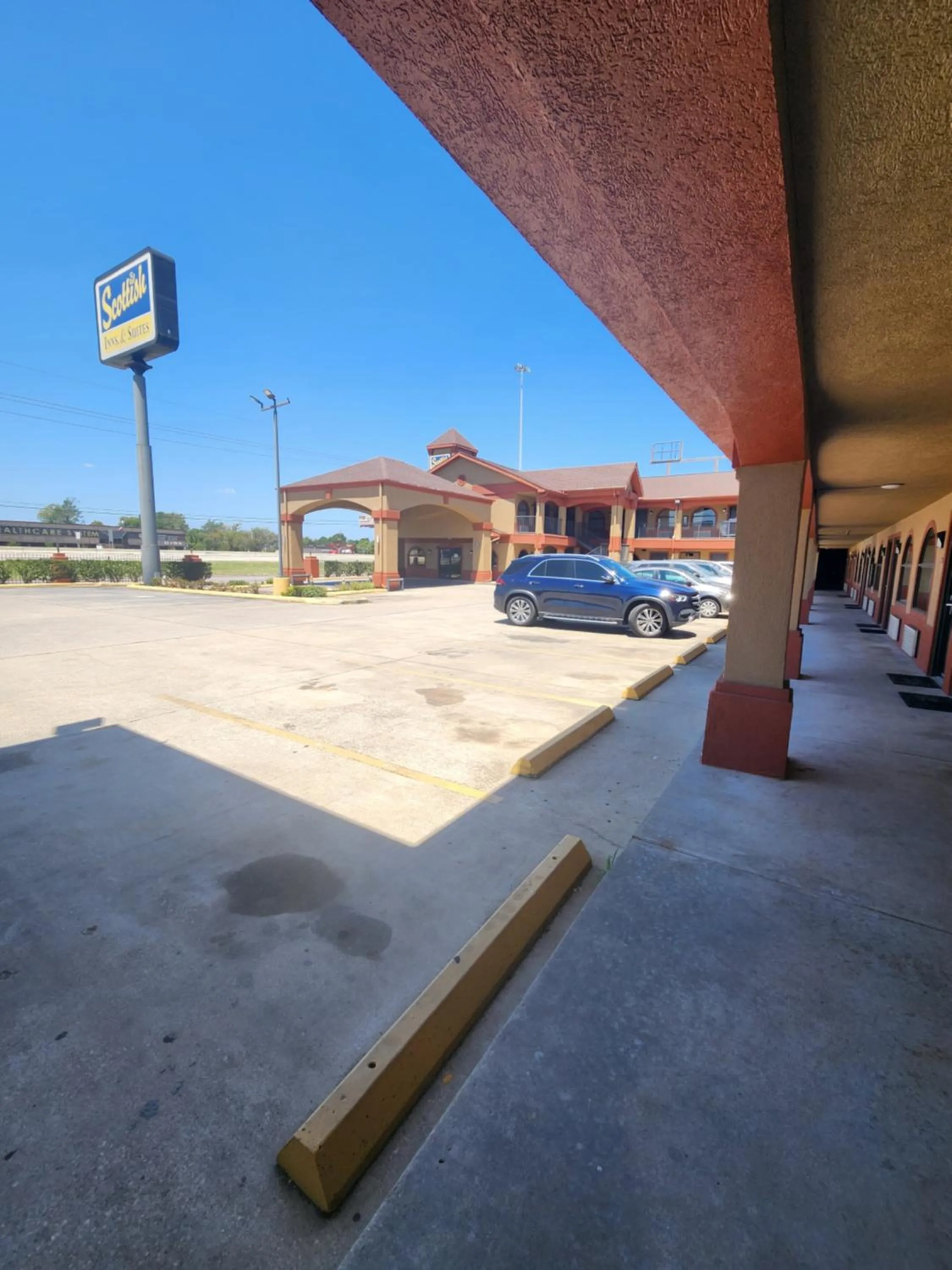 Property building in Scottish Inn and Suites Beaumont