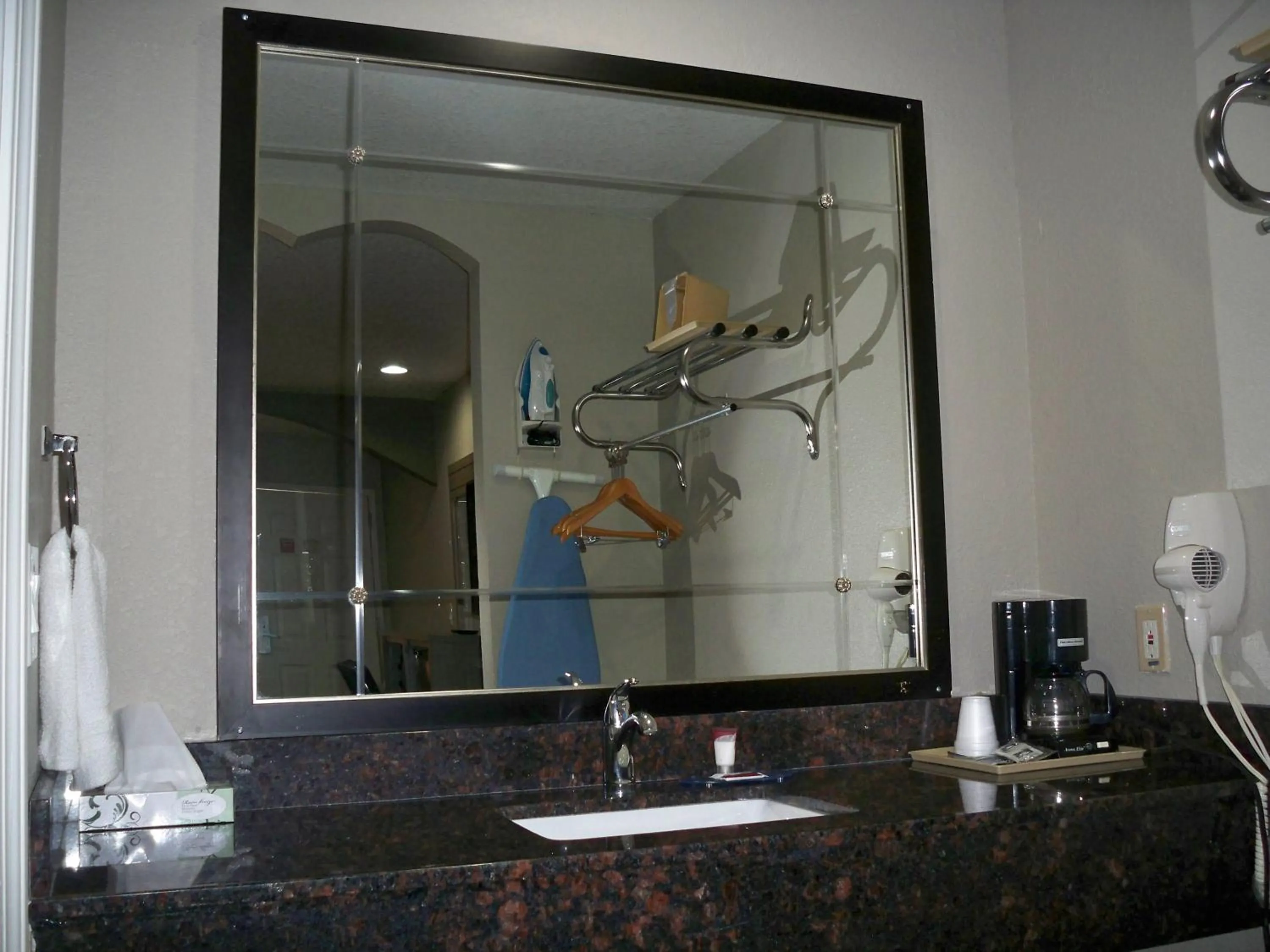 Coffee/tea facilities in Scottish Inn and Suites Beaumont