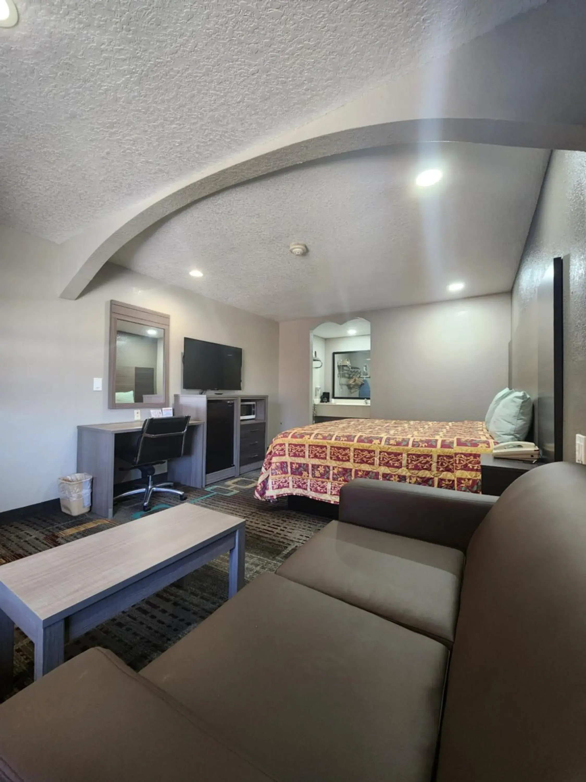 TV and multimedia, Bed in Scottish Inn and Suites Beaumont TV and multimedia, Bed in Scottish Inn and Suites Beaumont