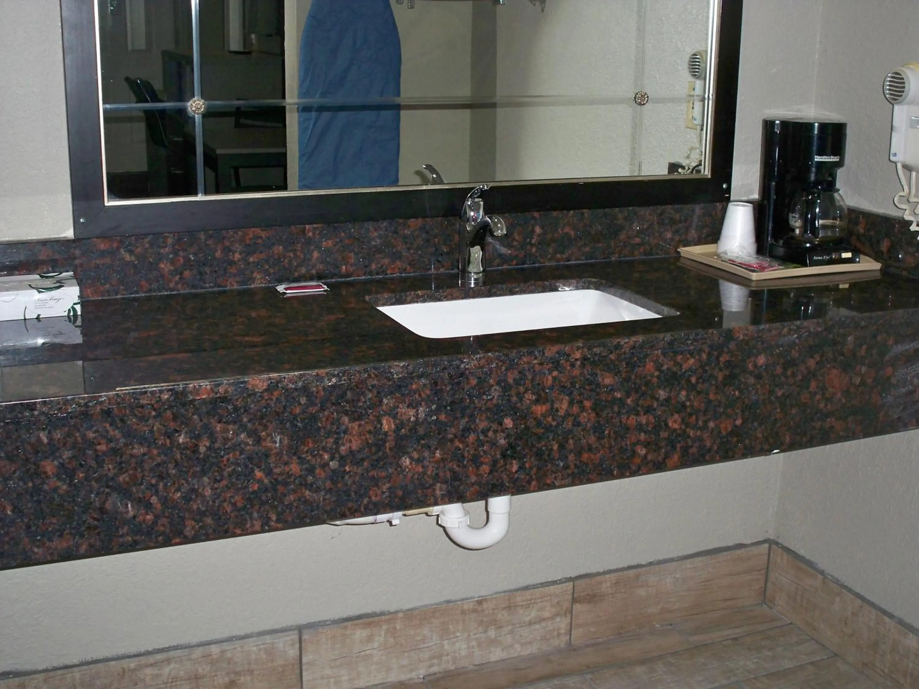 Coffee/tea facilities in Scottish Inn and Suites Beaumont