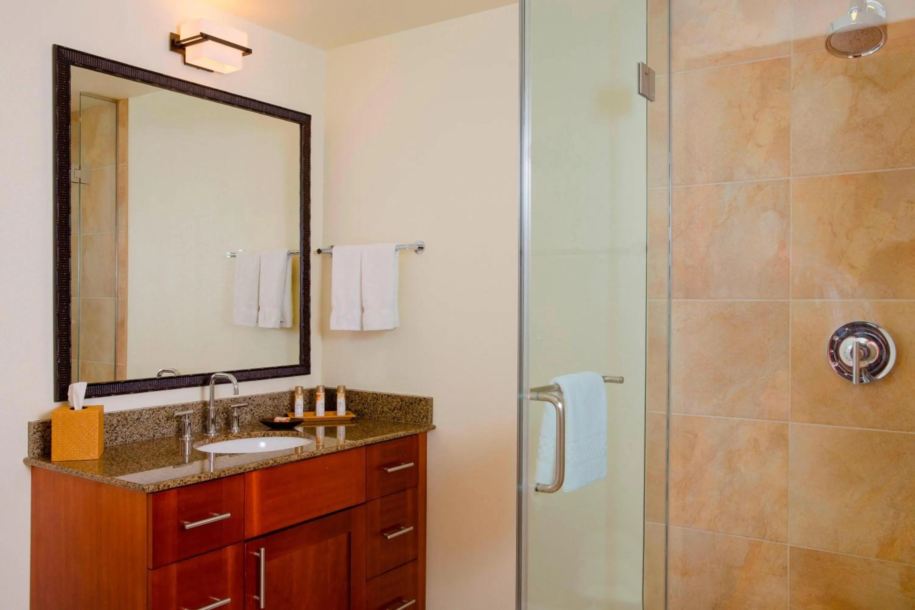 Bathroom in Marriott's Kauai Lagoons - Kalanipu'u