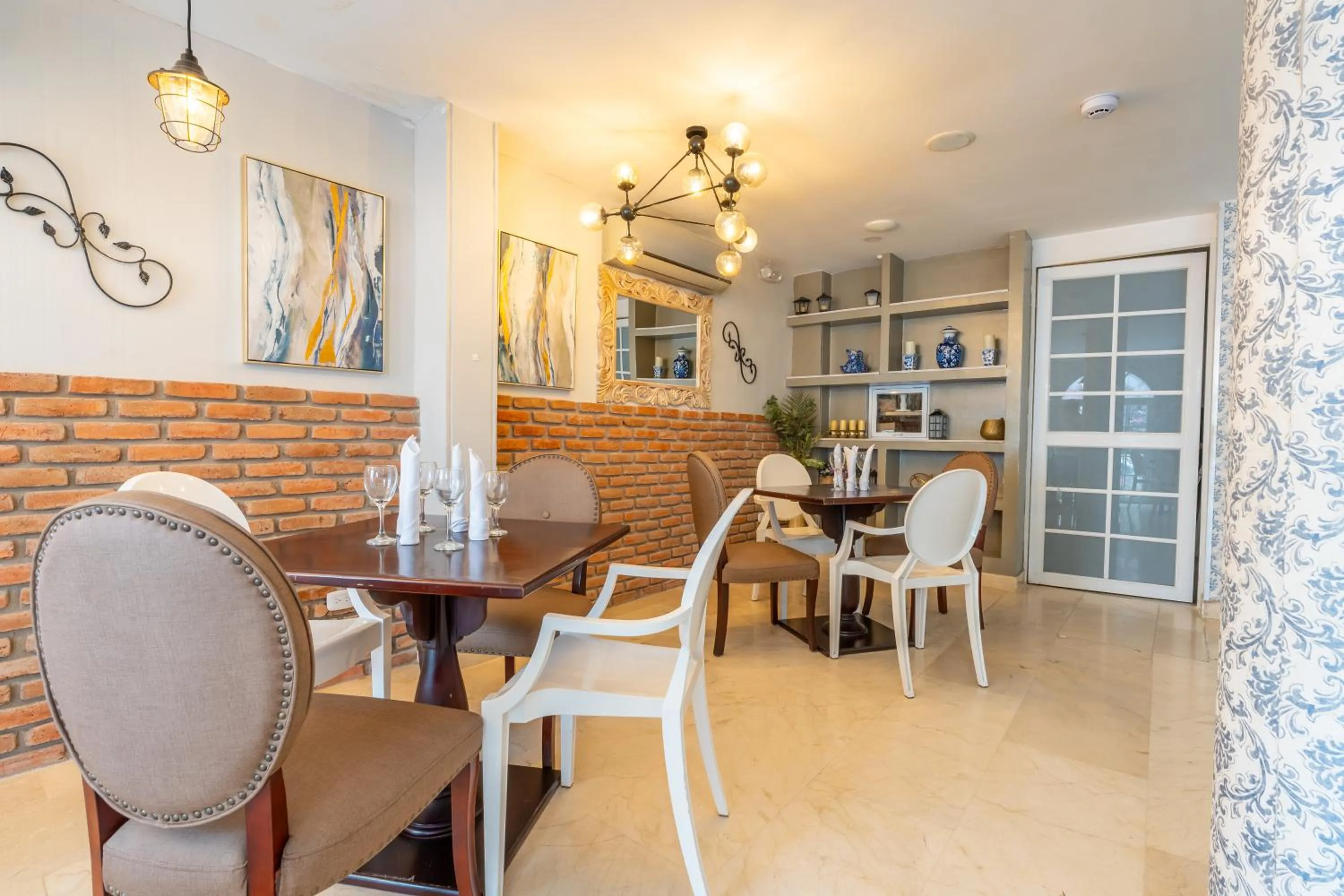 Dining area in Hotel Boutique ADAZ