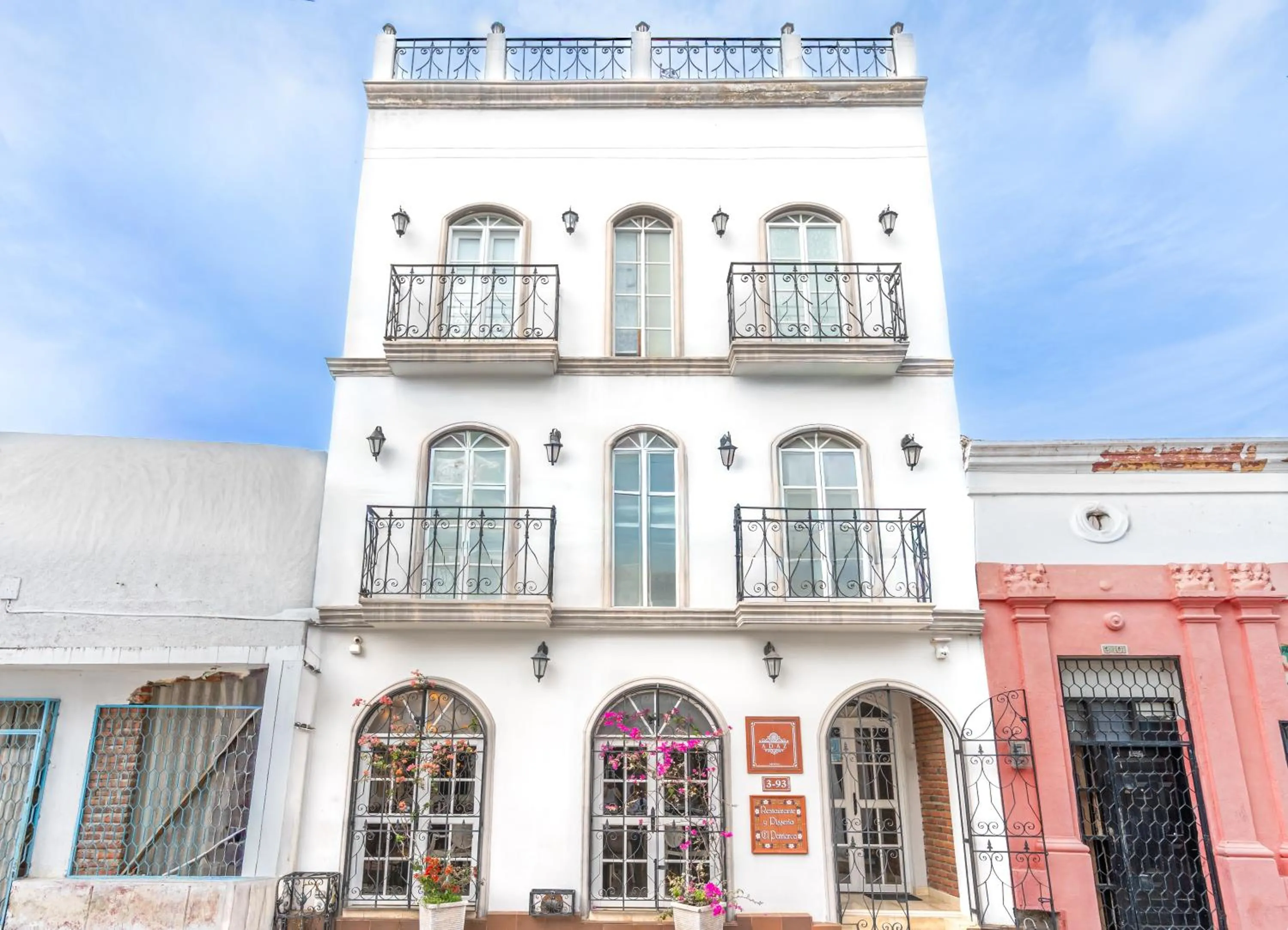 Facade/entrance in Hotel Boutique ADAZ