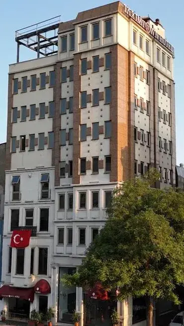 Quiet street view in Taximtown Hotel Quiet street view in Taximtown Hotel