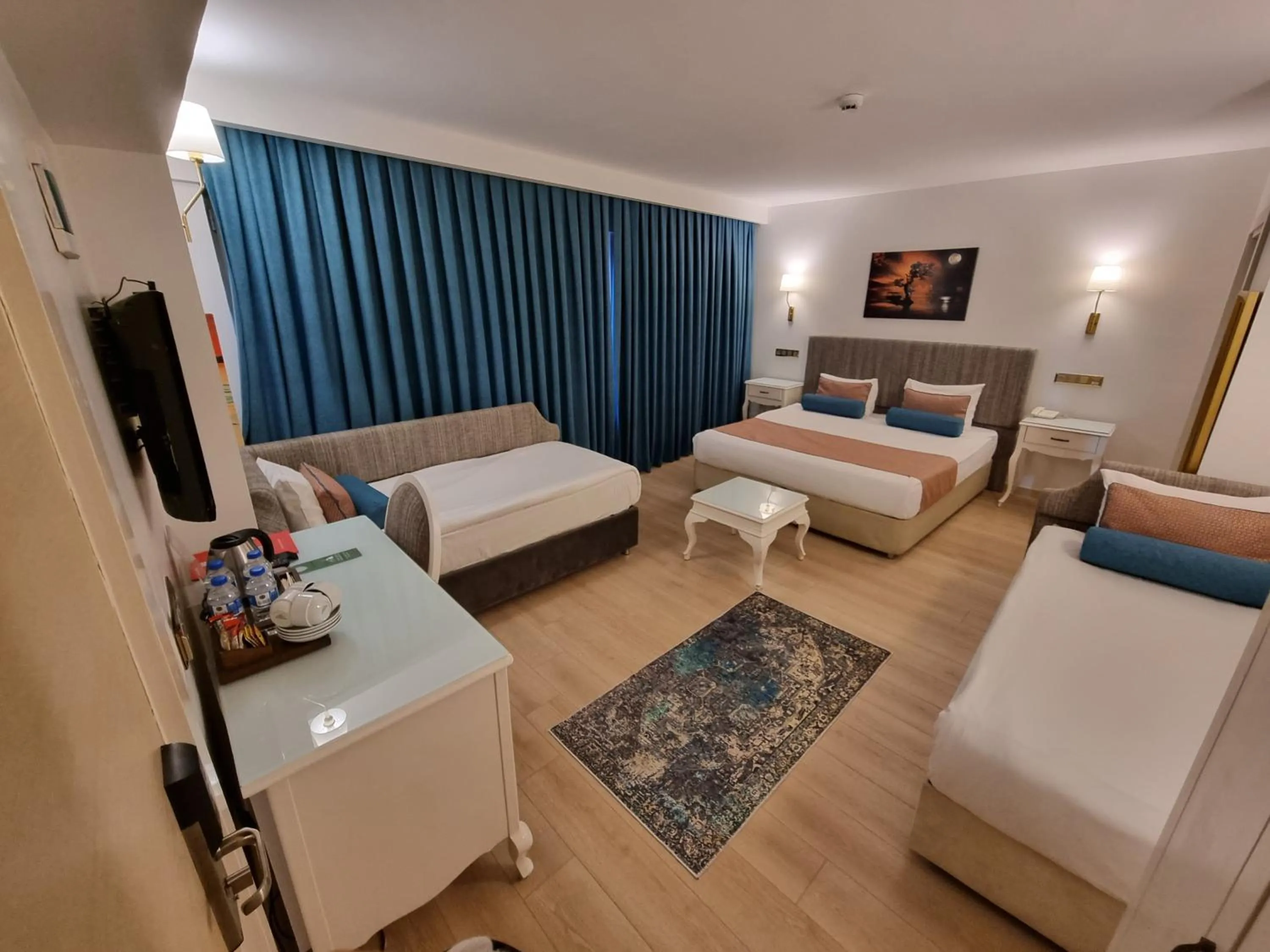 TV and multimedia, Bed in Taximtown Hotel