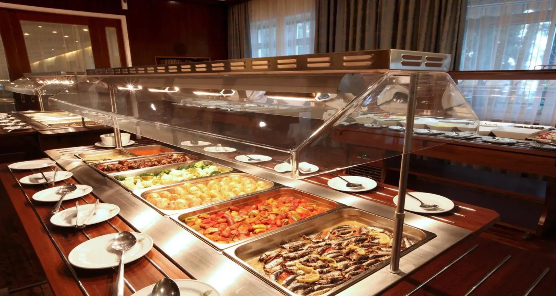 Restaurant/places to eat in Forest Park Hotel Restaurant/places to eat in Forest Park Hotel