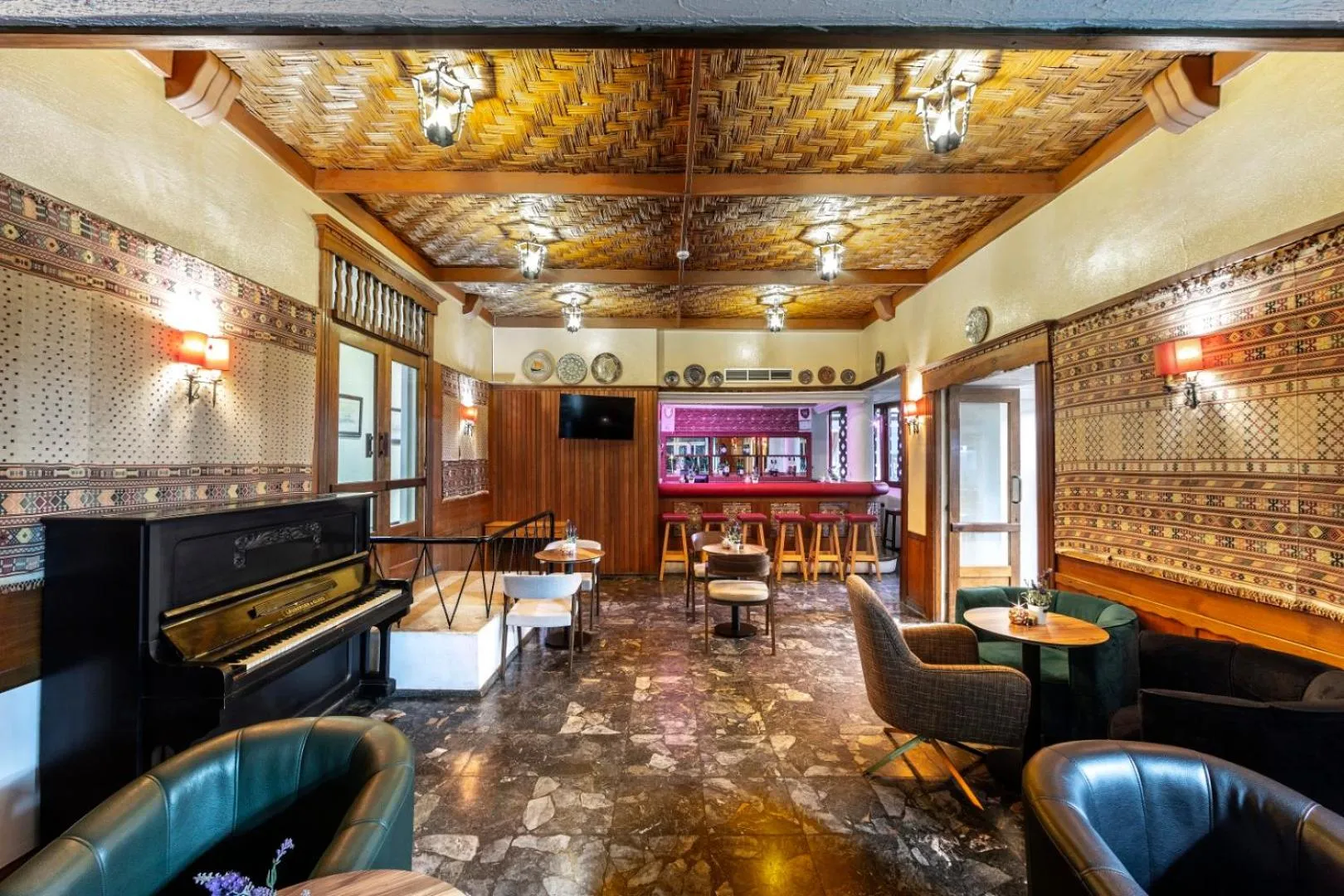 Lounge or bar in Forest Park Hotel