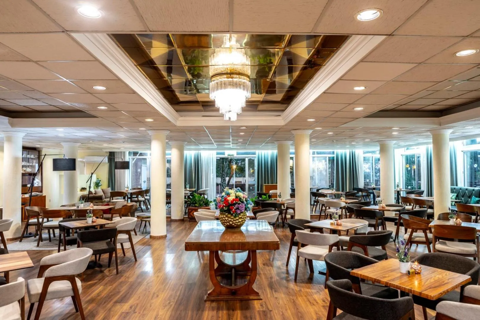 Lounge or bar in Forest Park Hotel