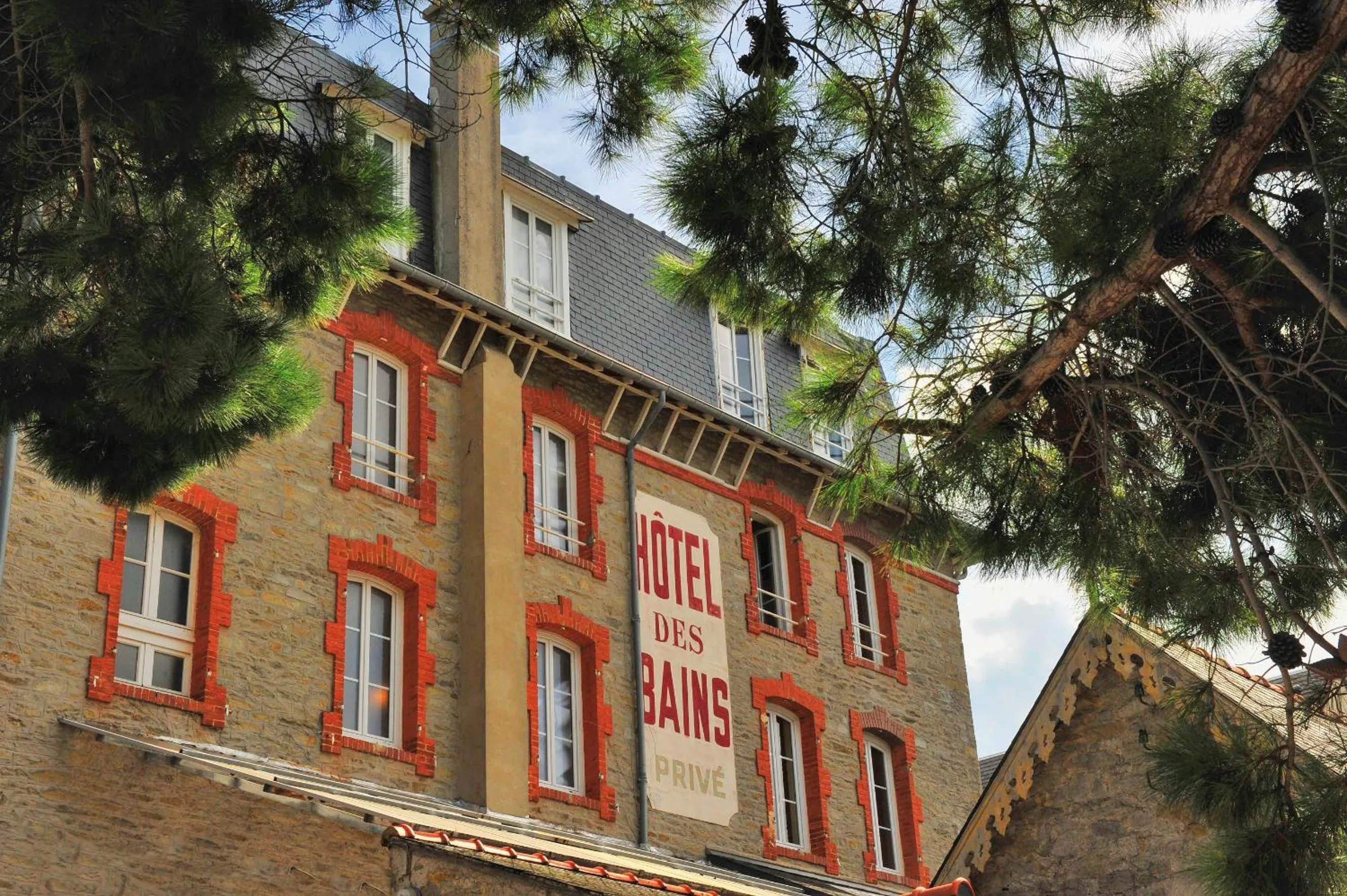 Facade/entrance in VTF L'Hotel Des Bains