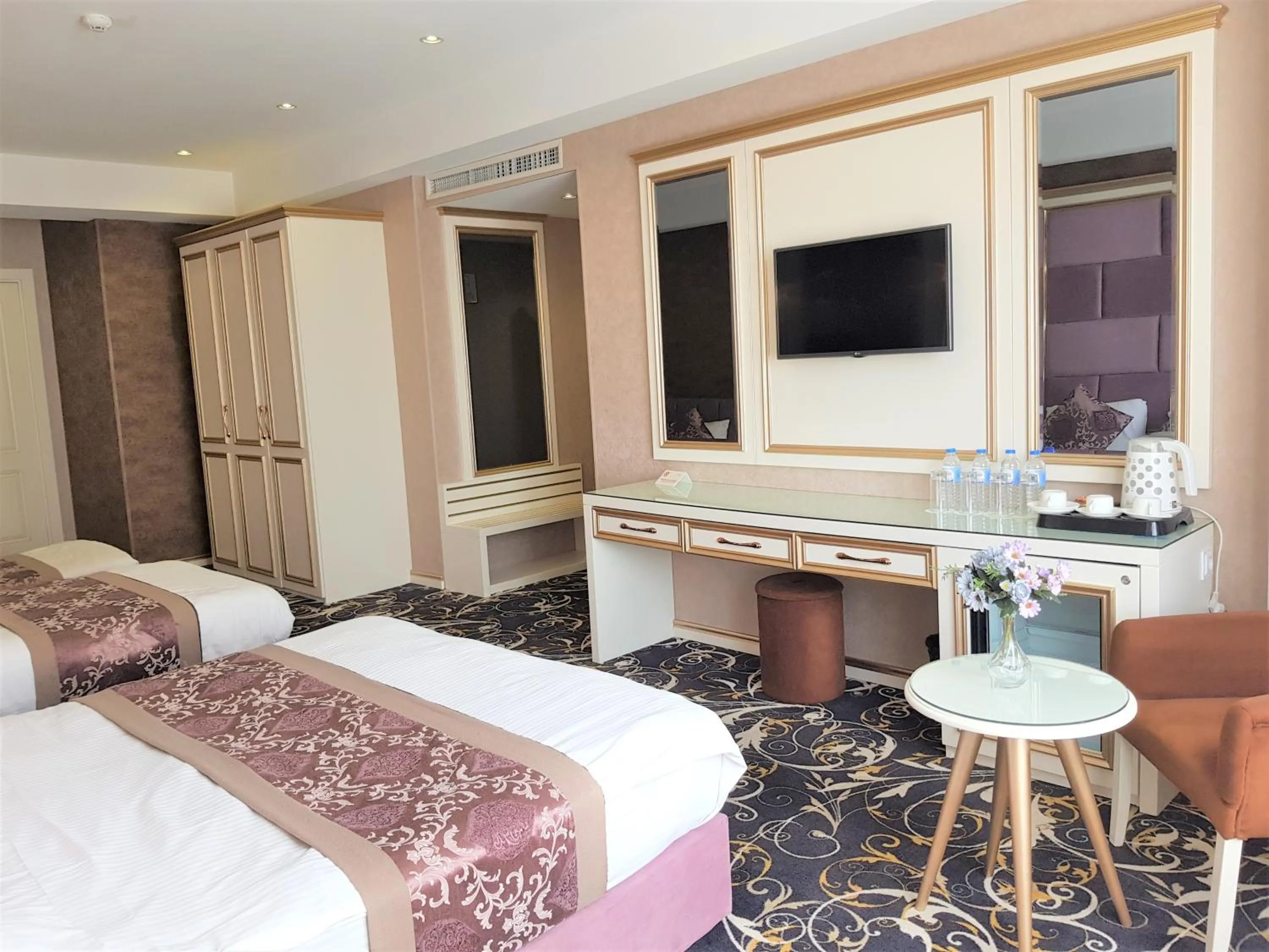 Photo of the whole room, Bed in Gold Tbilisi Hotel