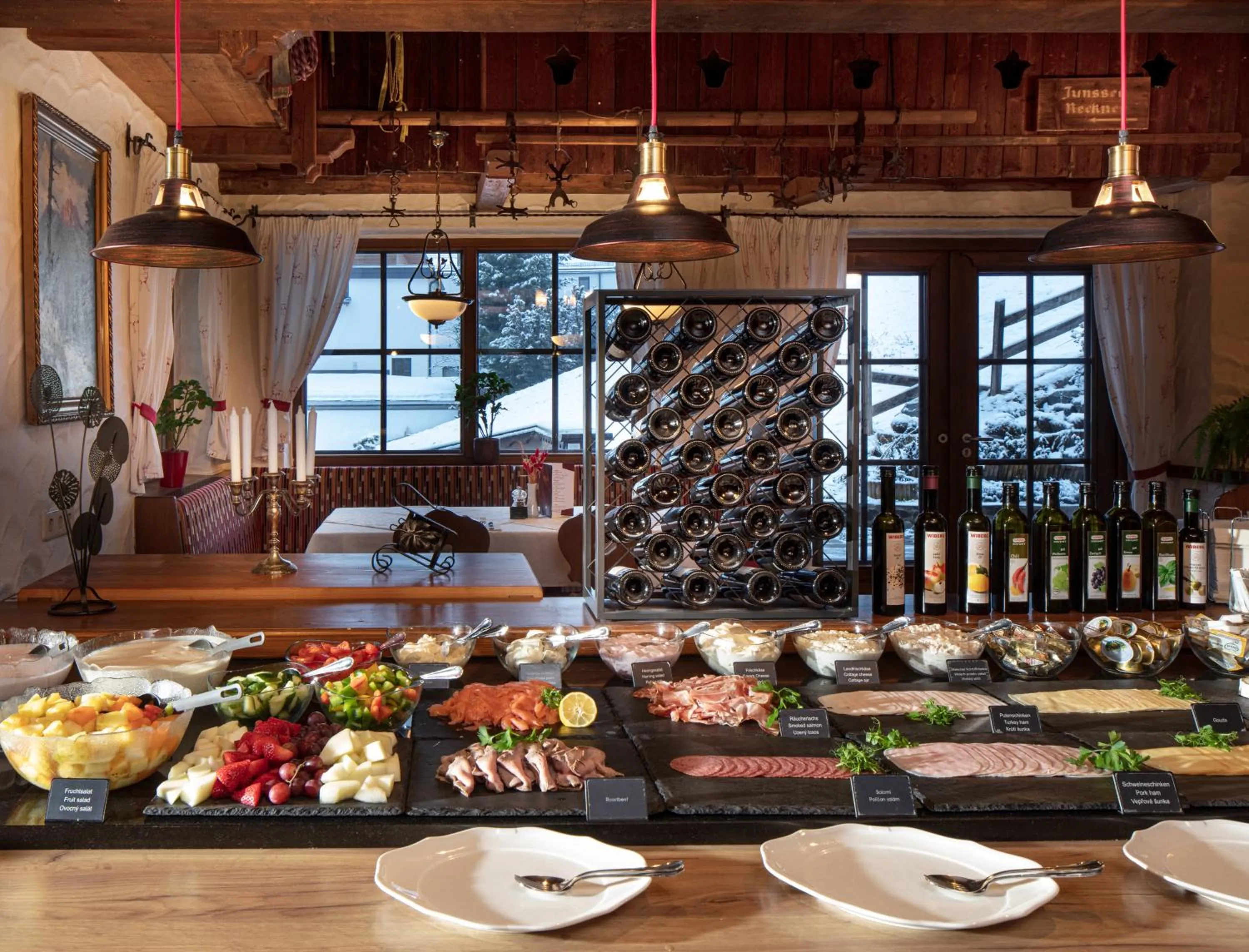 Restaurant/places to eat in Hotel Höhlenstein