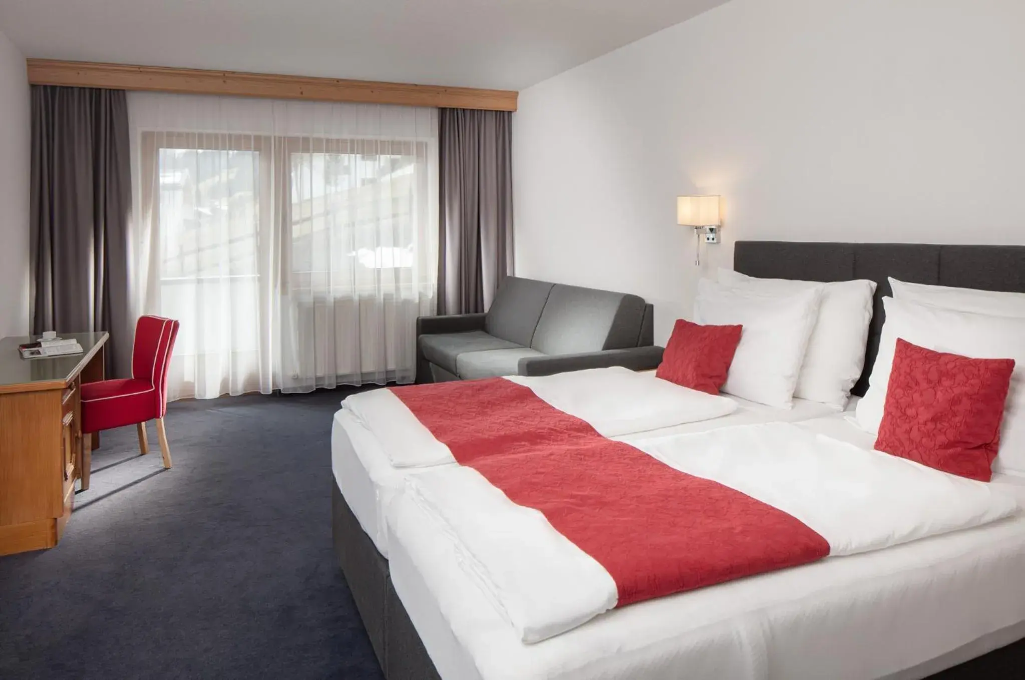 Classic Double Room with Balcony in Hotel Höhlenstein Classic Double Room with Balcony in Hotel Höhlenstein