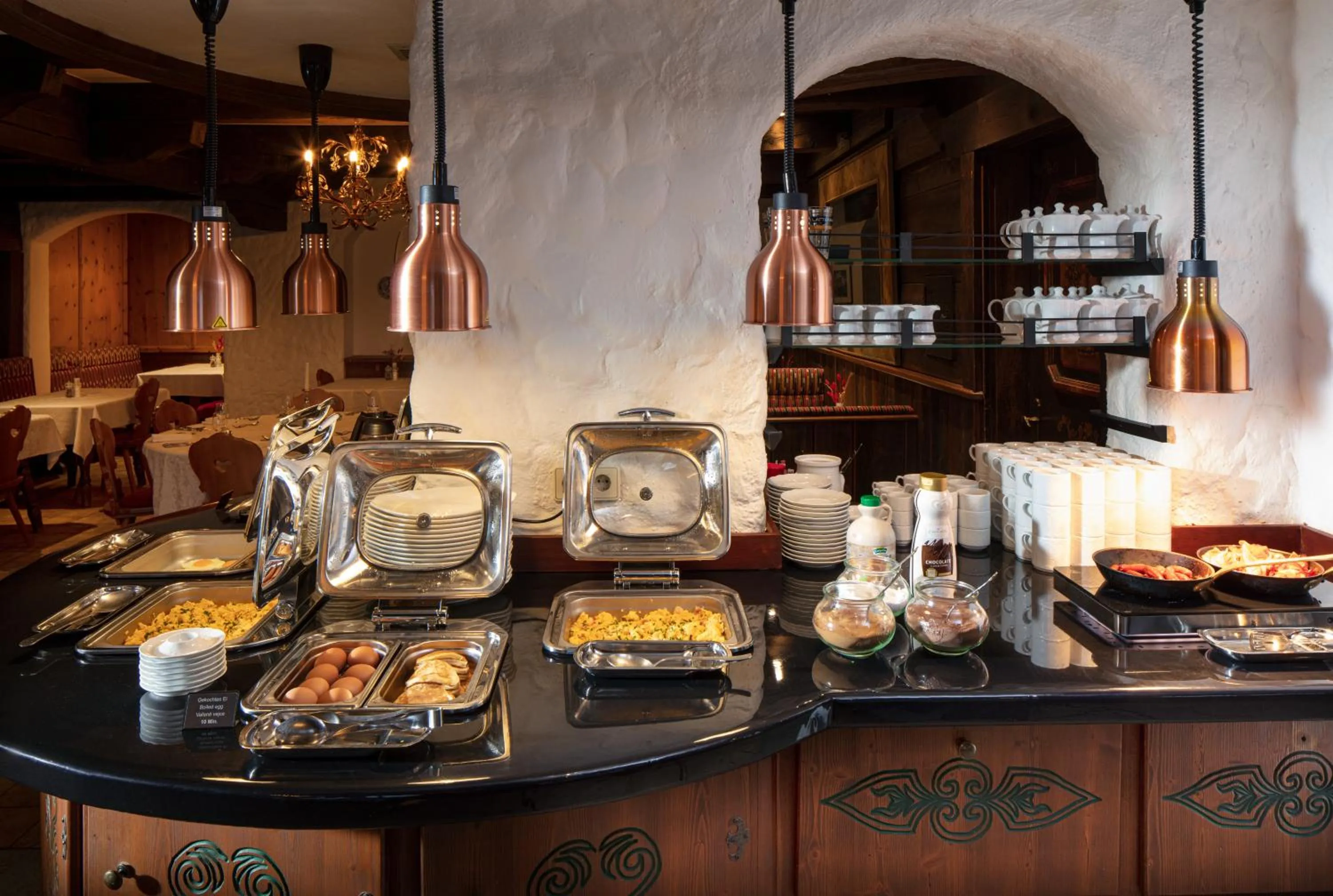 Restaurant/places to eat in Hotel Höhlenstein