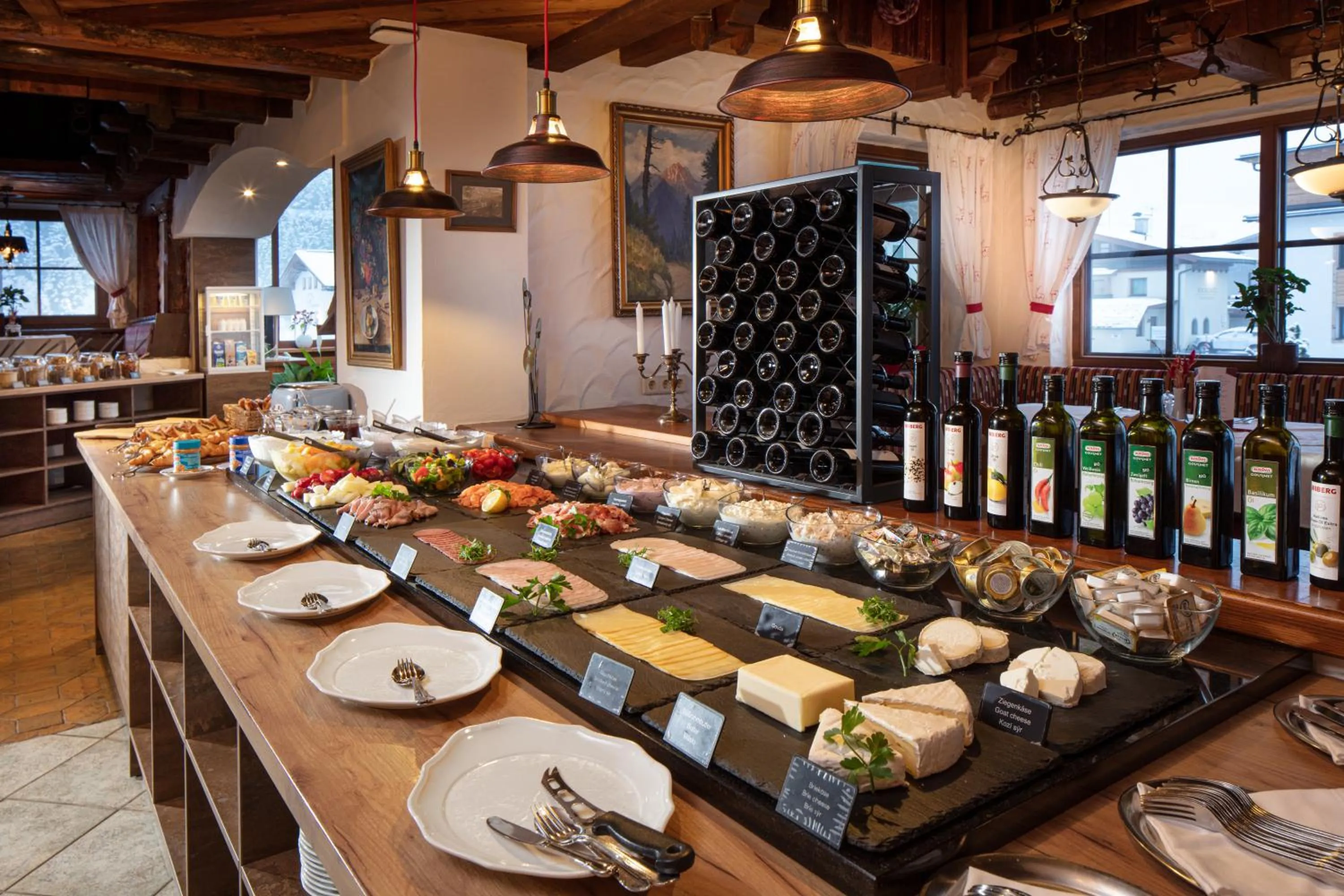 Restaurant/places to eat in Hotel Höhlenstein