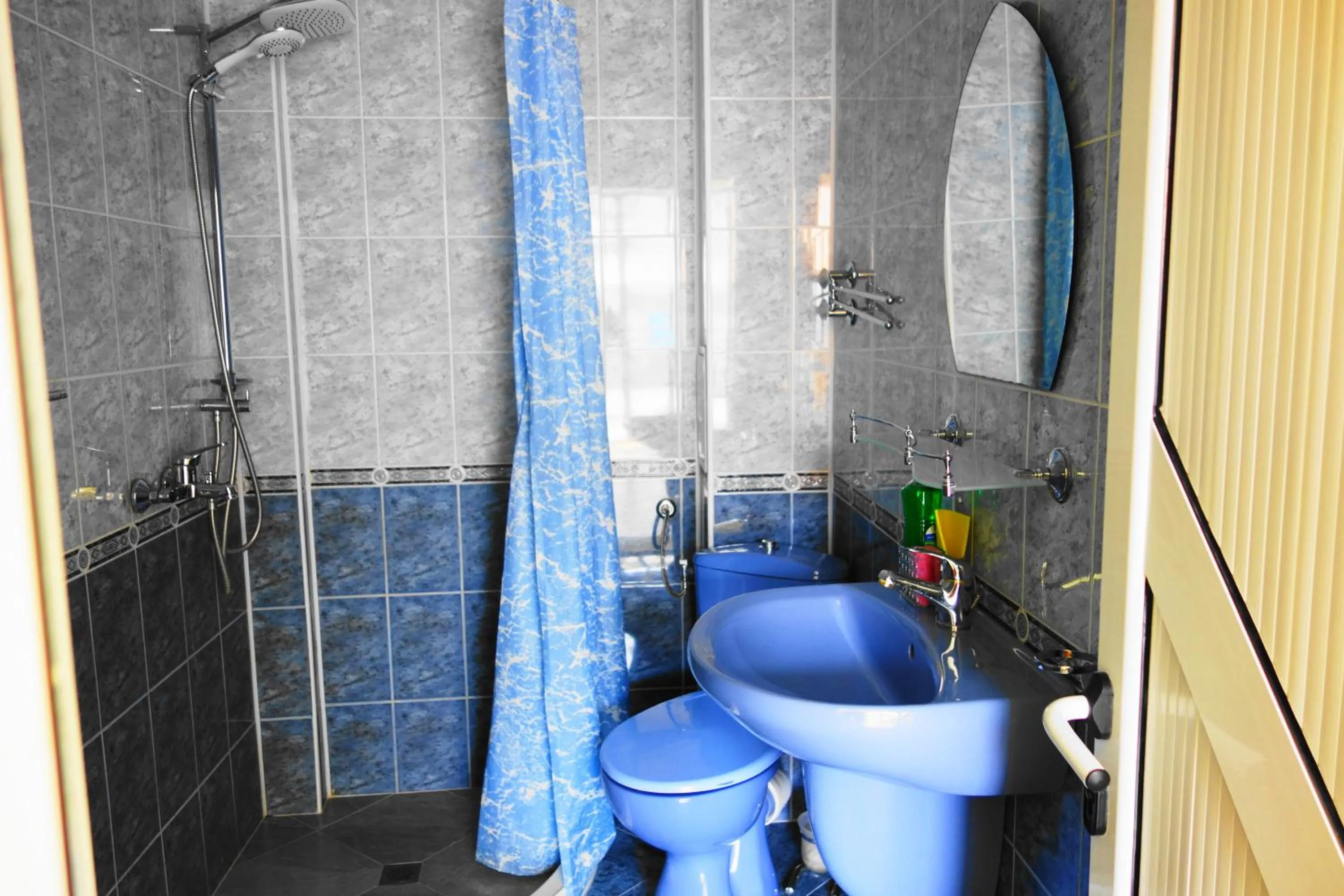 Bathroom in Aquamarine