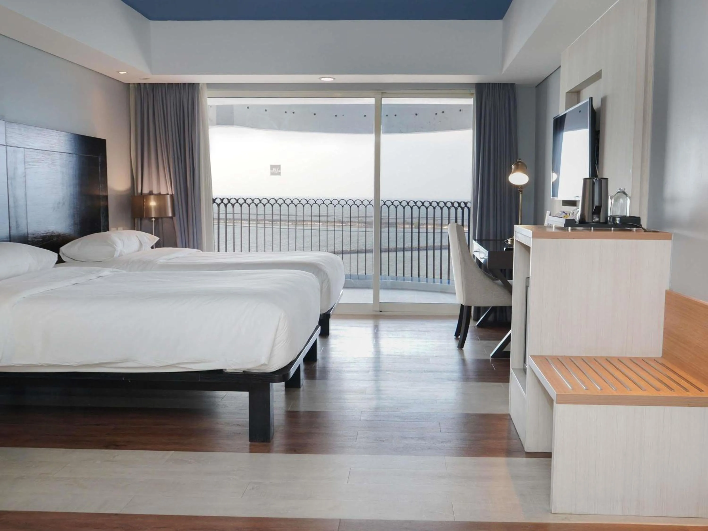 Bedroom, Bed in Mercure Convention Center Ancol