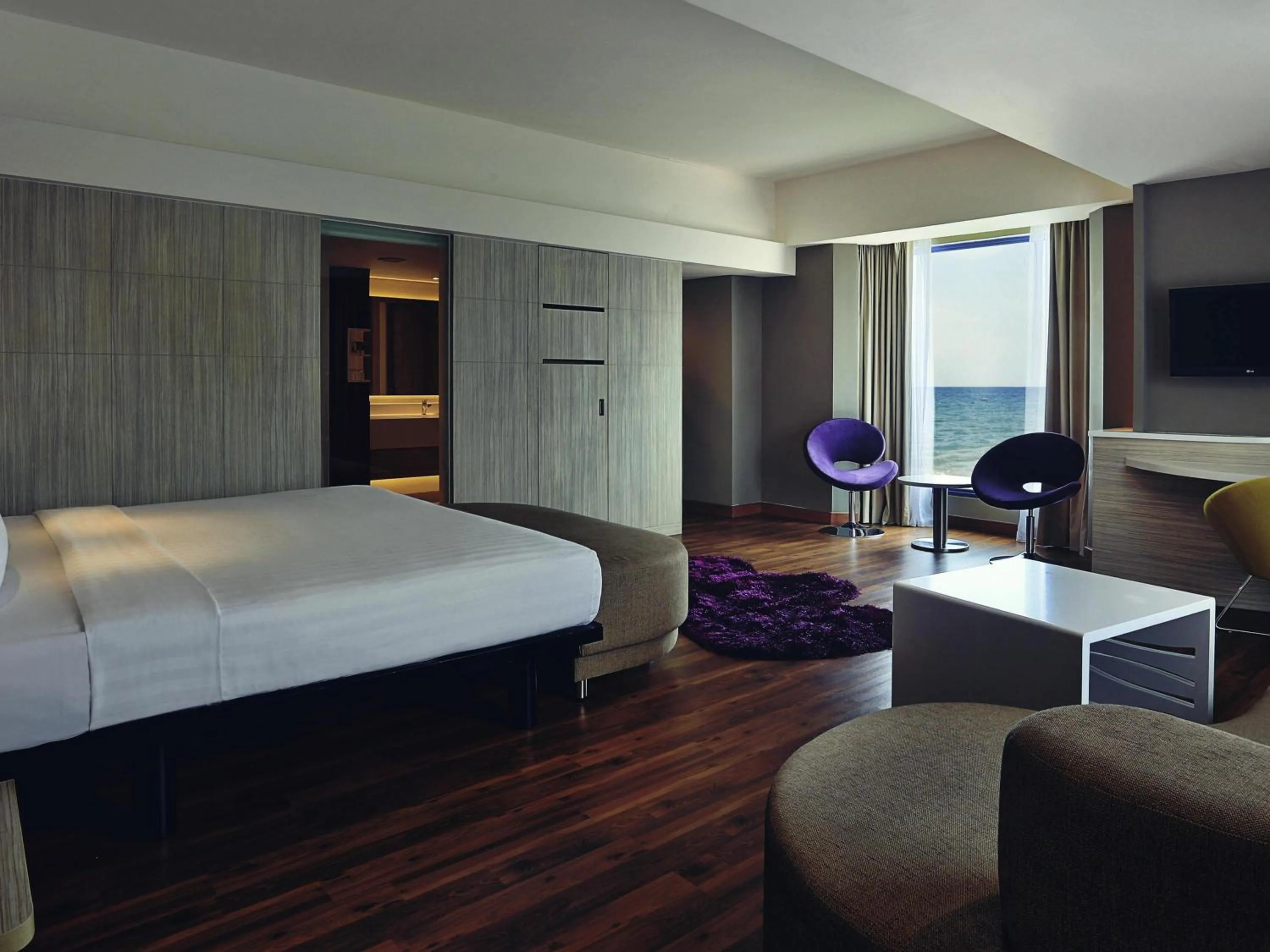 Bedroom, Bed in Mercure Convention Center Ancol