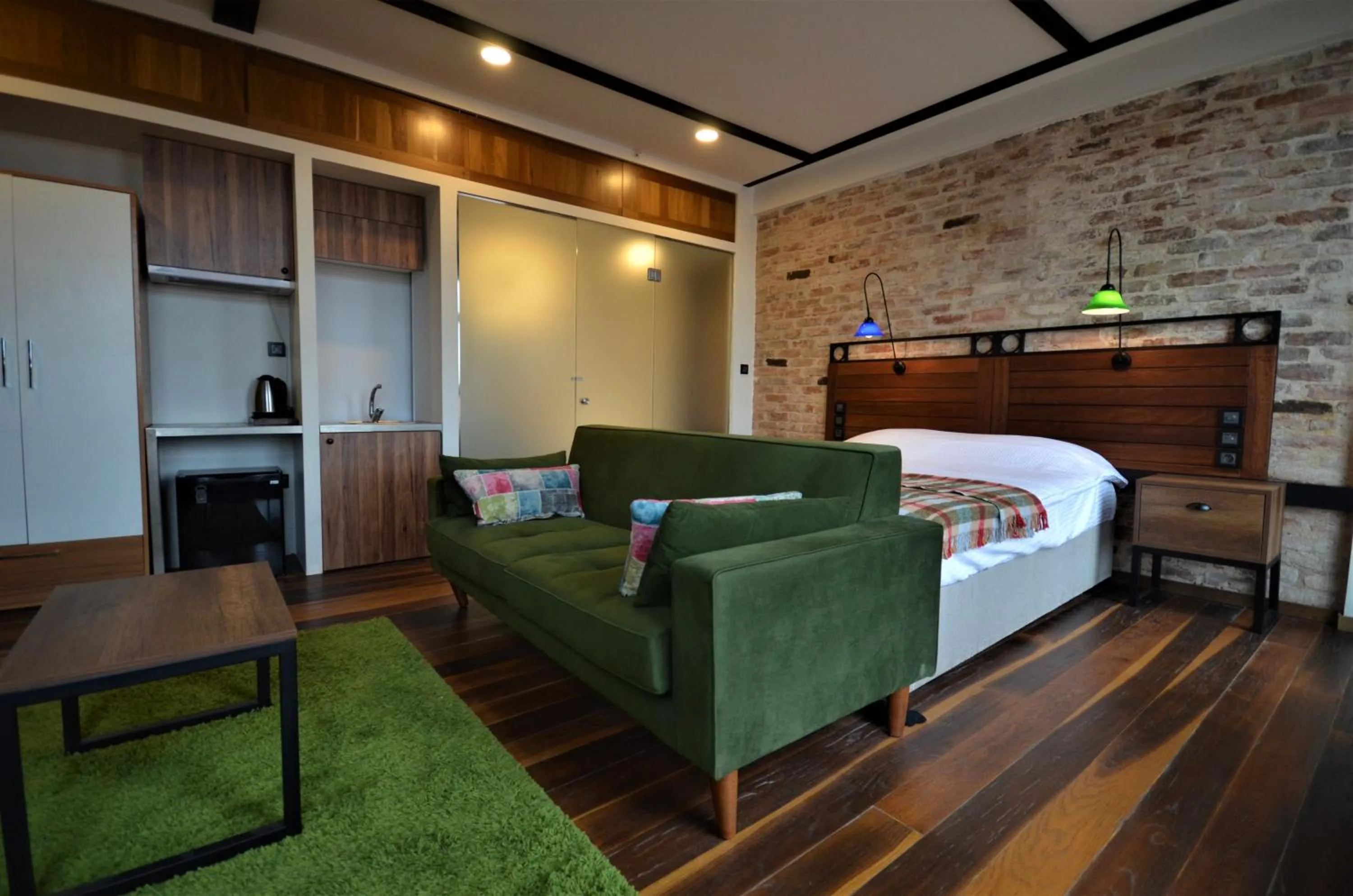 Bed in Ünver Galata Apart