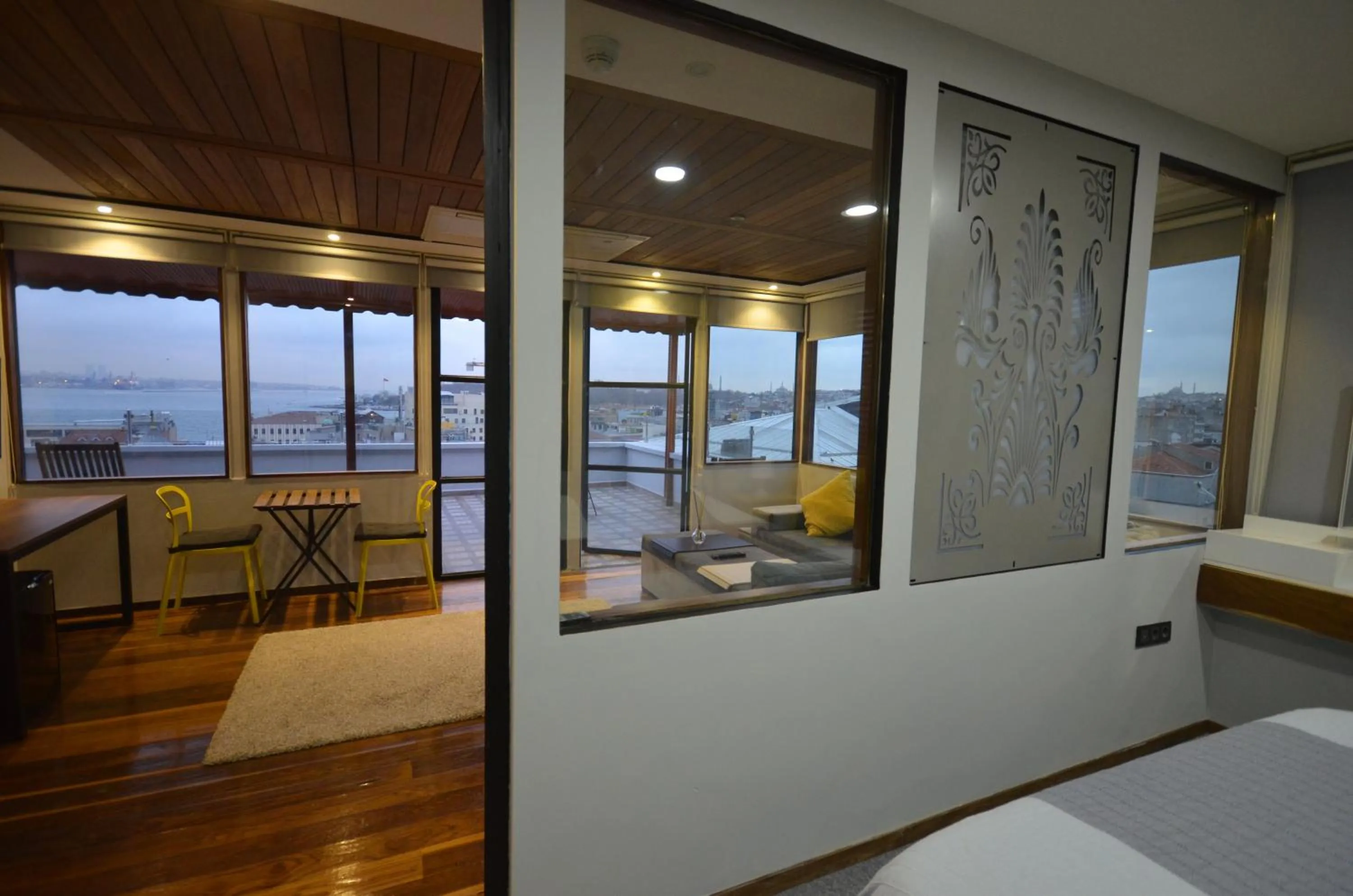 Bed in Ünver Galata Apart