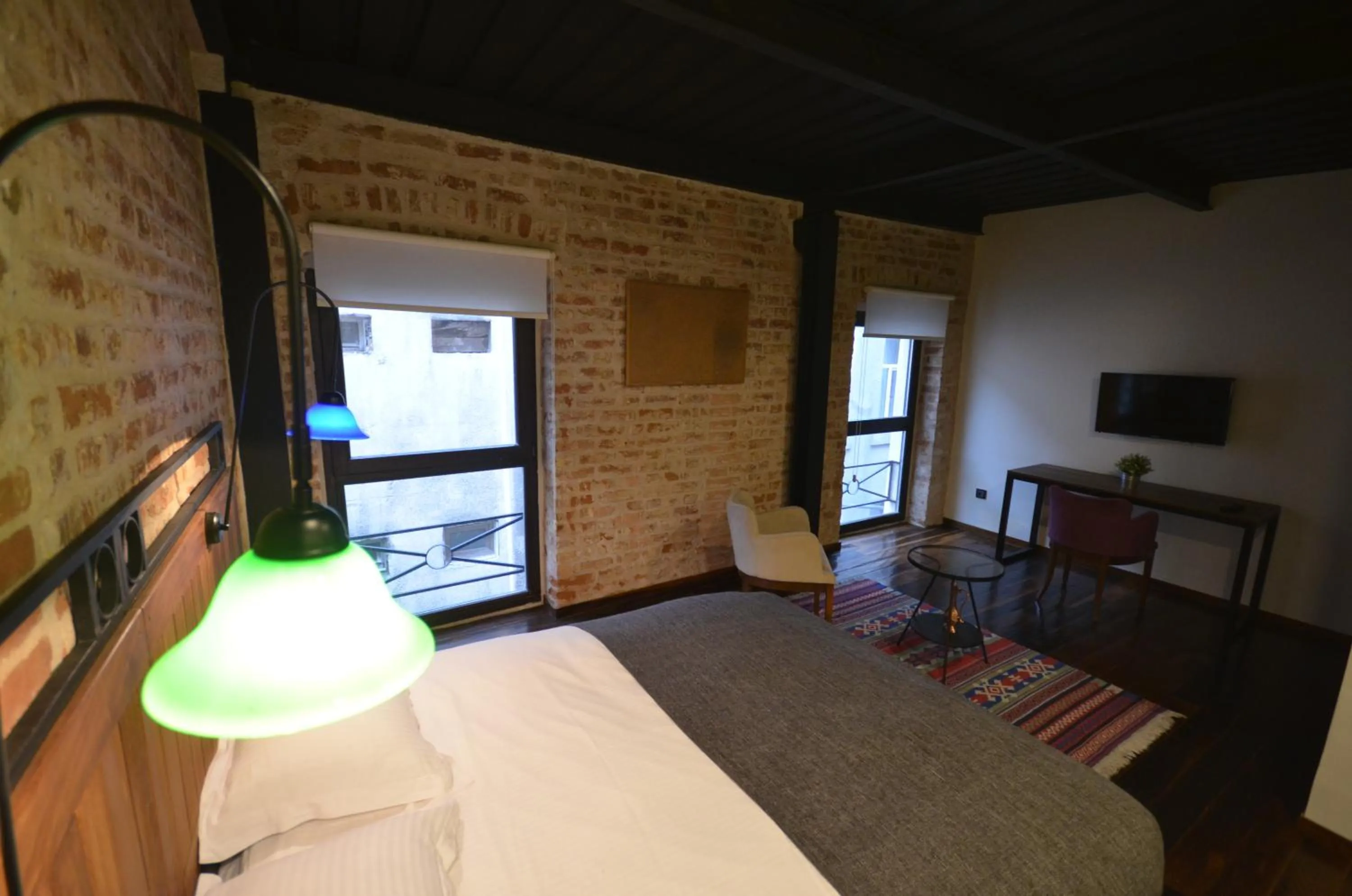 Bed in Ünver Galata Apart