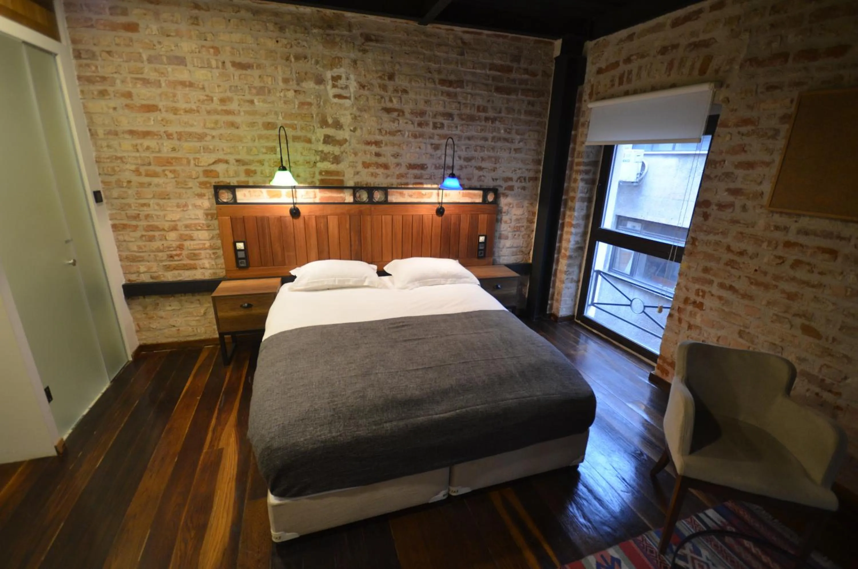 Bed in Ünver Galata Apart