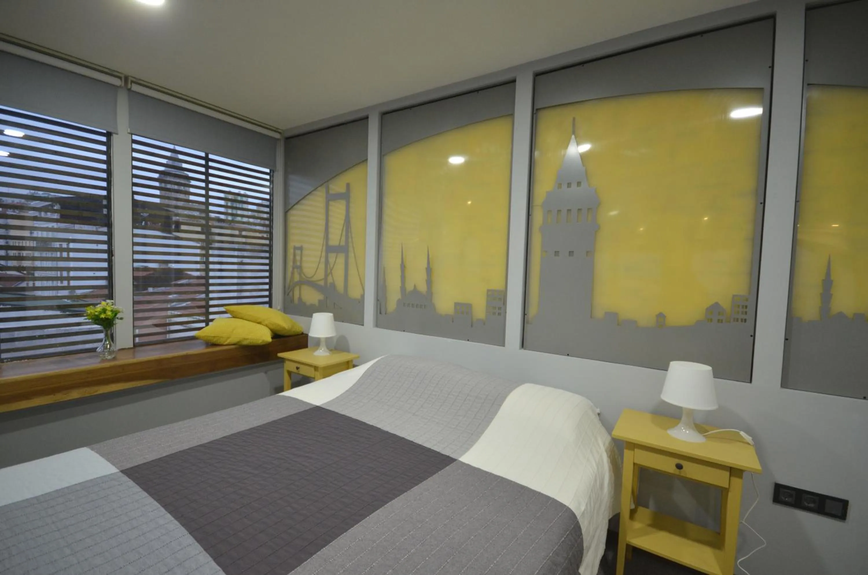 Bed in Ünver Galata Apart