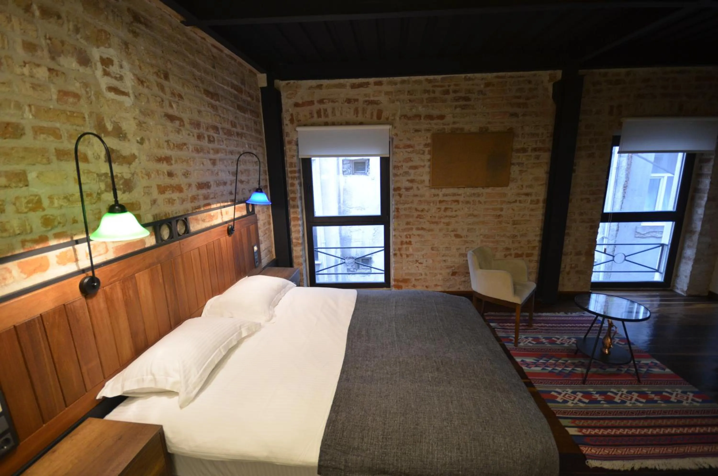 Bed in Ünver Galata Apart