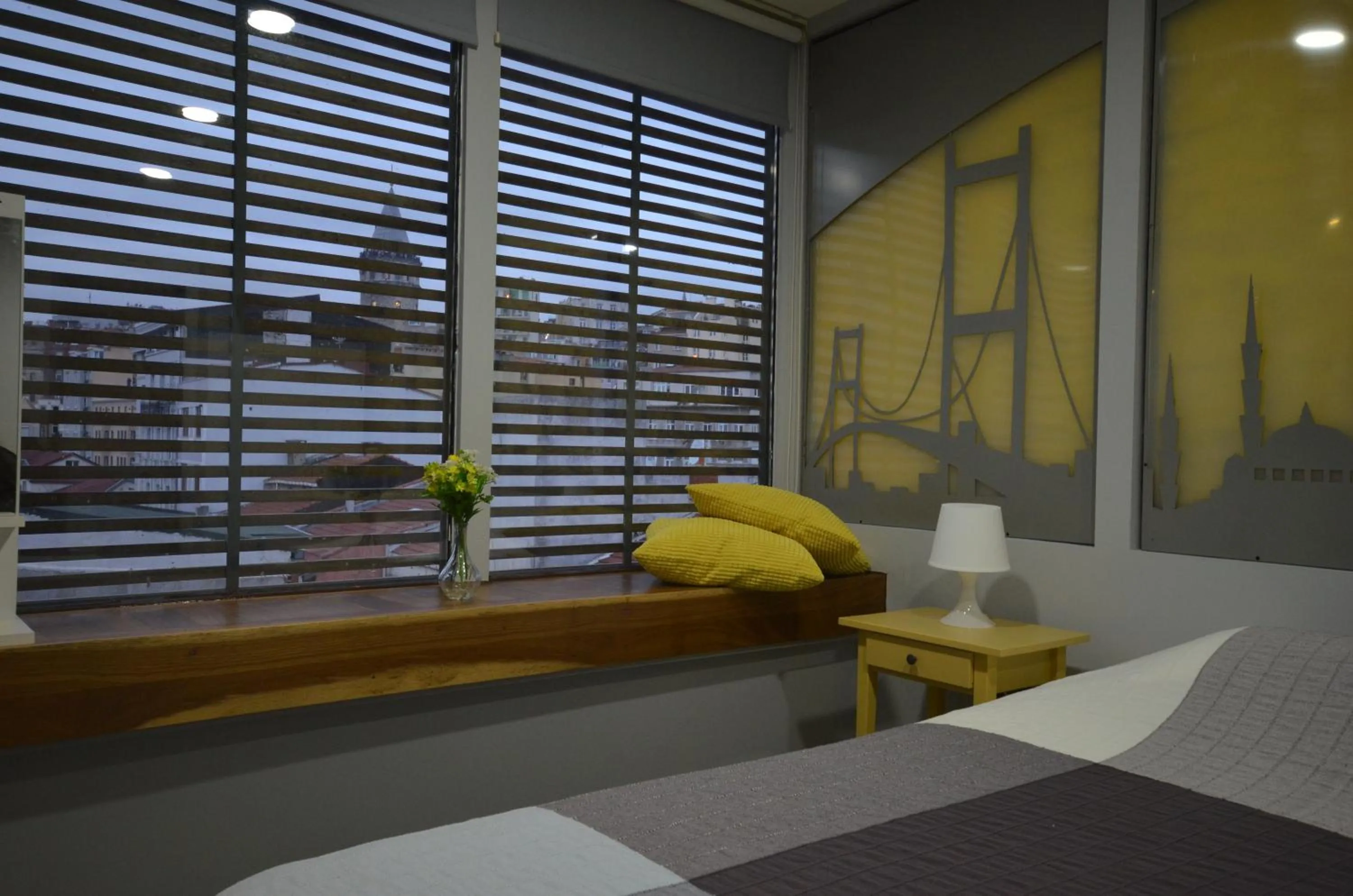 Bed in Ünver Galata Apart