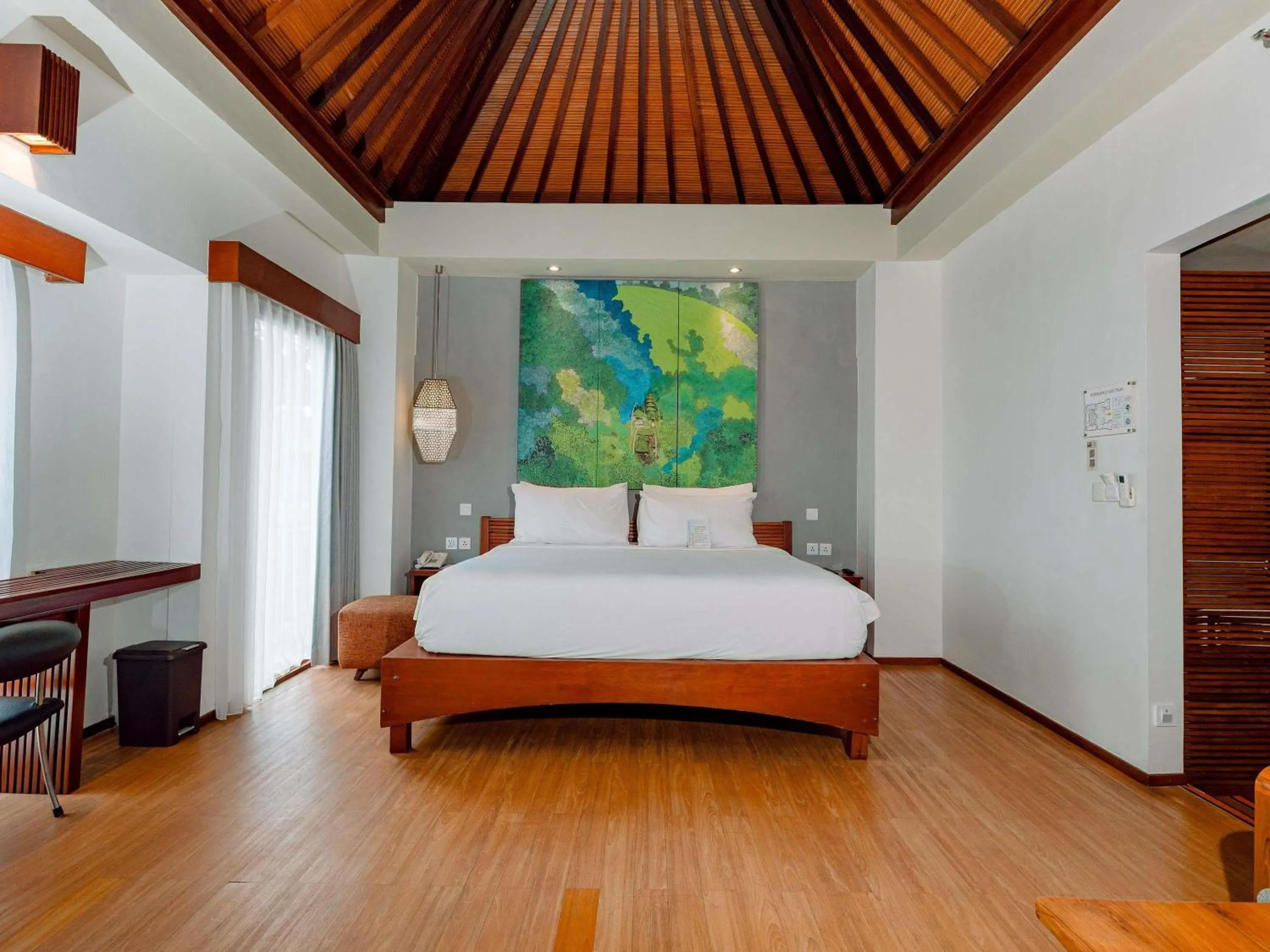 Bedroom, Bed in Mercure Kuta Bali