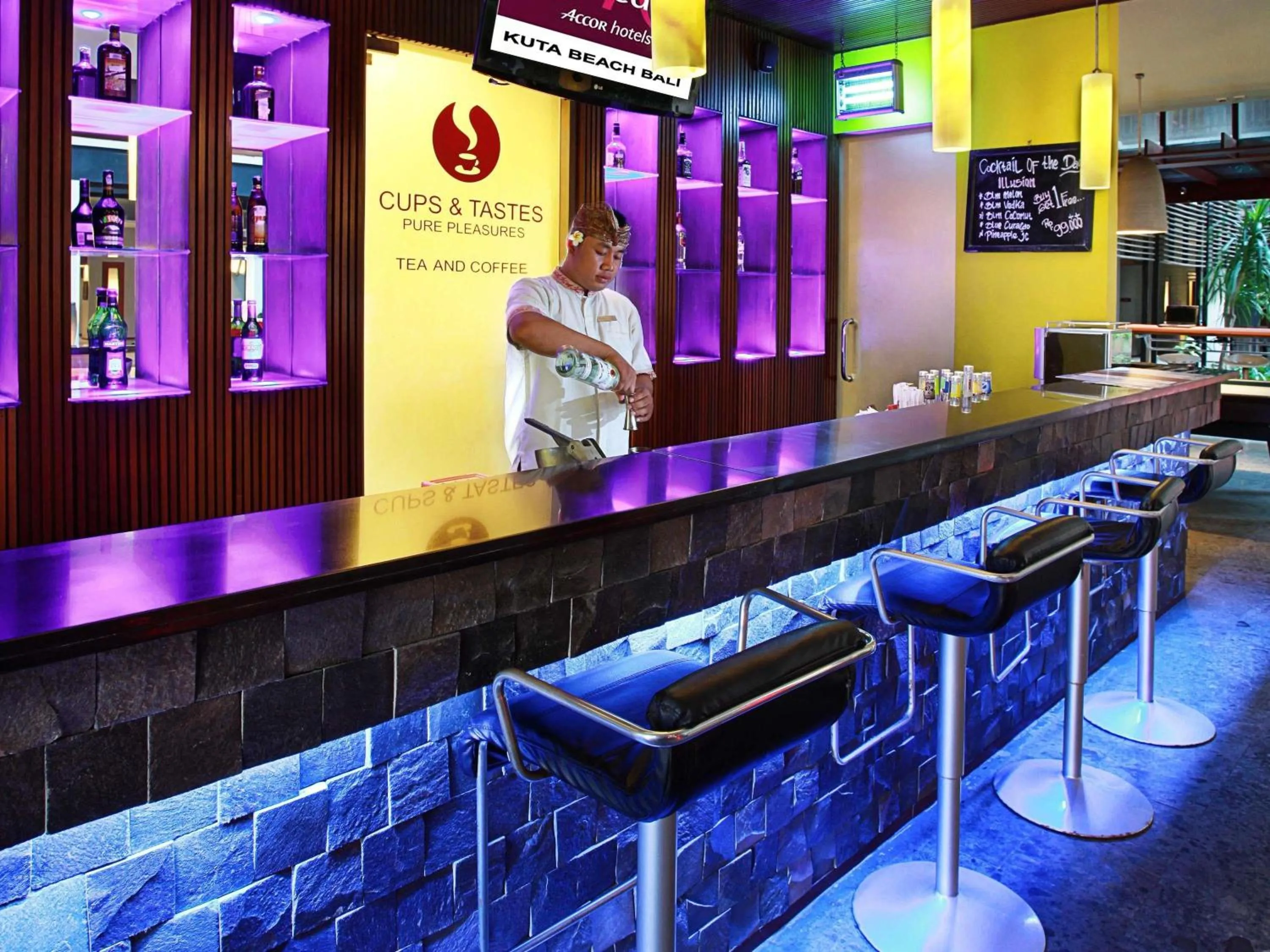 Lounge or bar in Mercure Kuta Bali