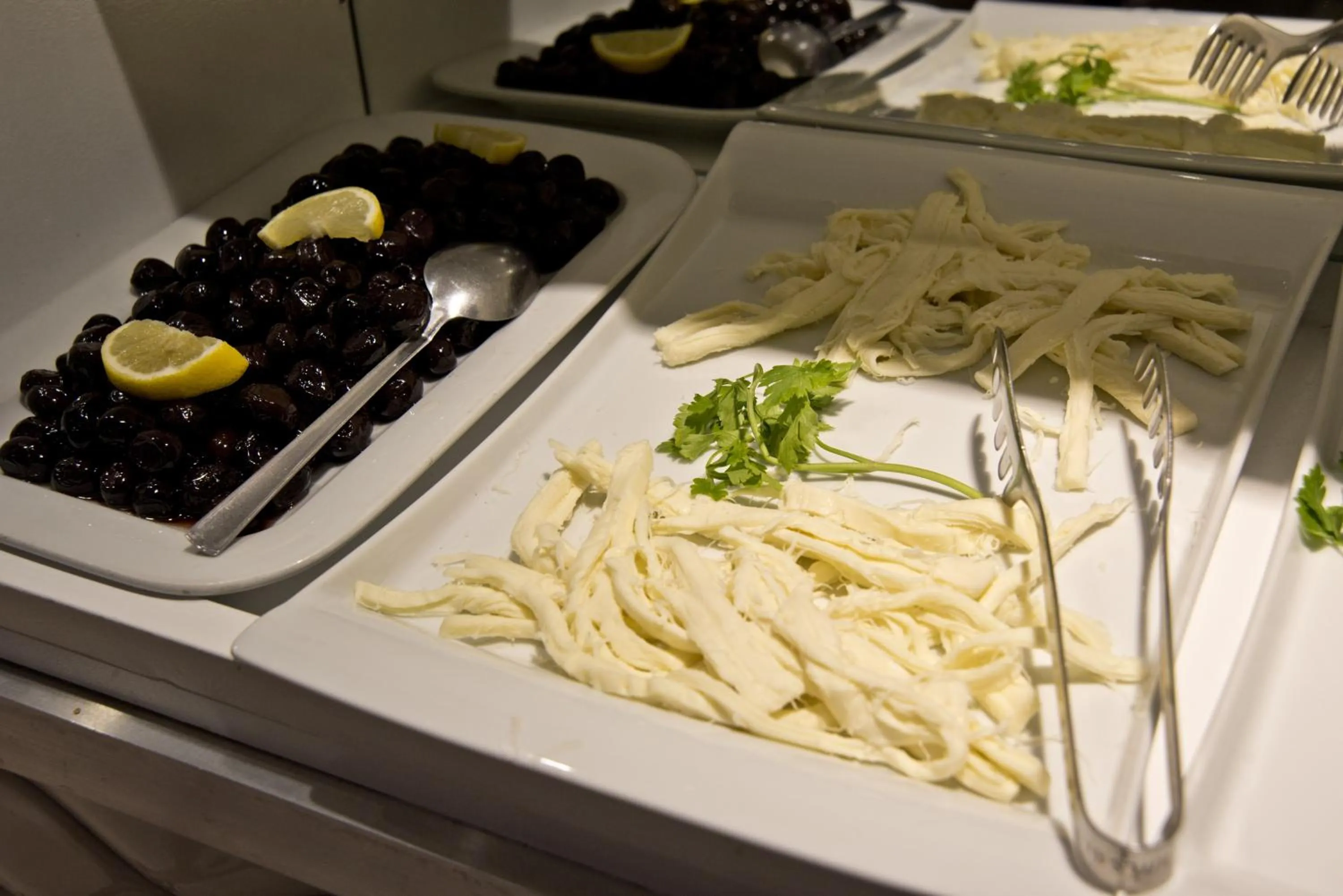 Breakfast in Hotel Broken Column