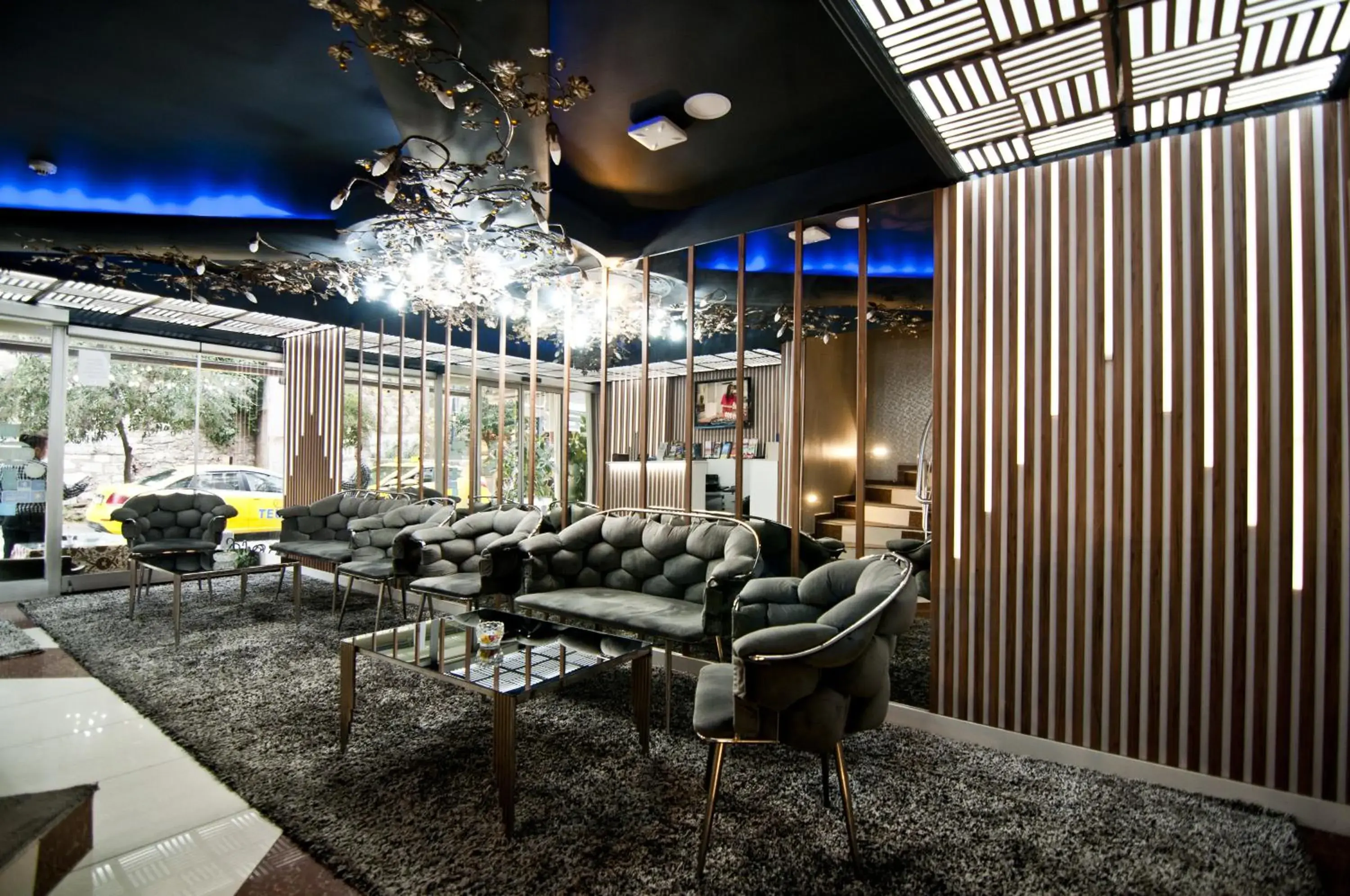 Lobby or reception in Hotel Broken Column Lobby or reception in Hotel Broken Column