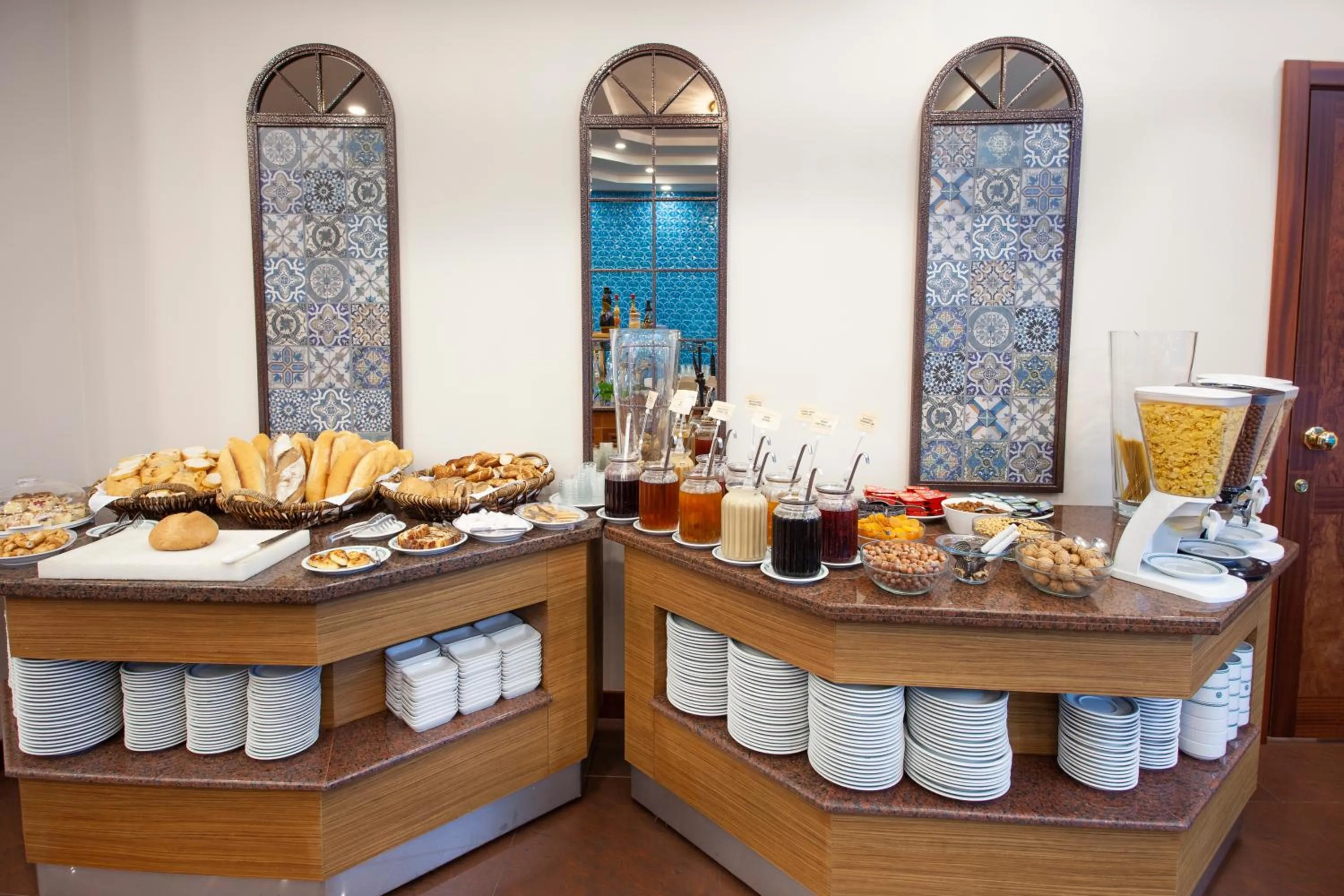 Food and drinks in Ozkaymak Konya Hotel