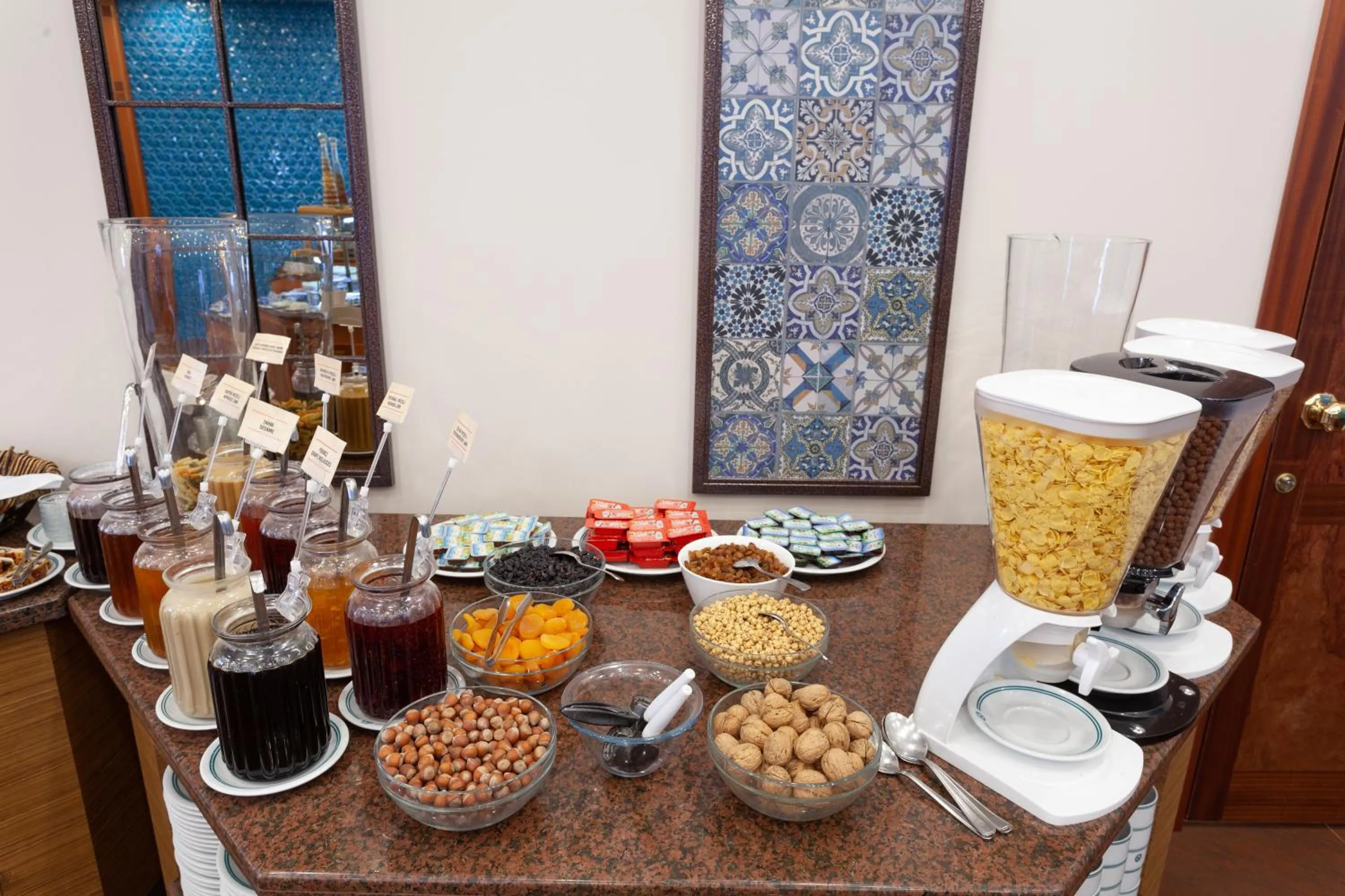 Food and drinks in Ozkaymak Konya Hotel