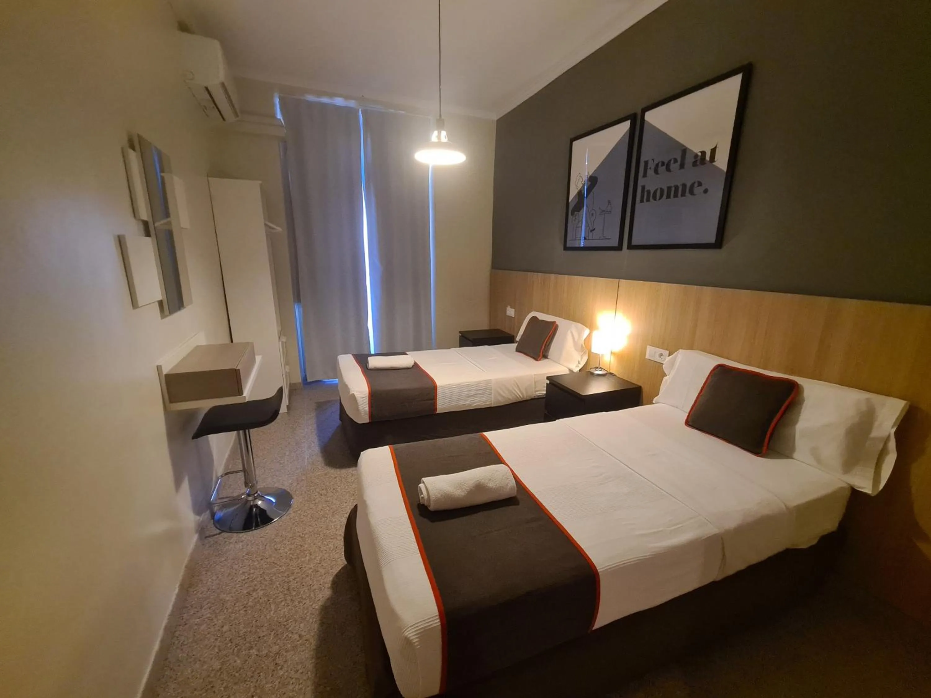 Photo of the whole room, Bed in CH Las Murallas