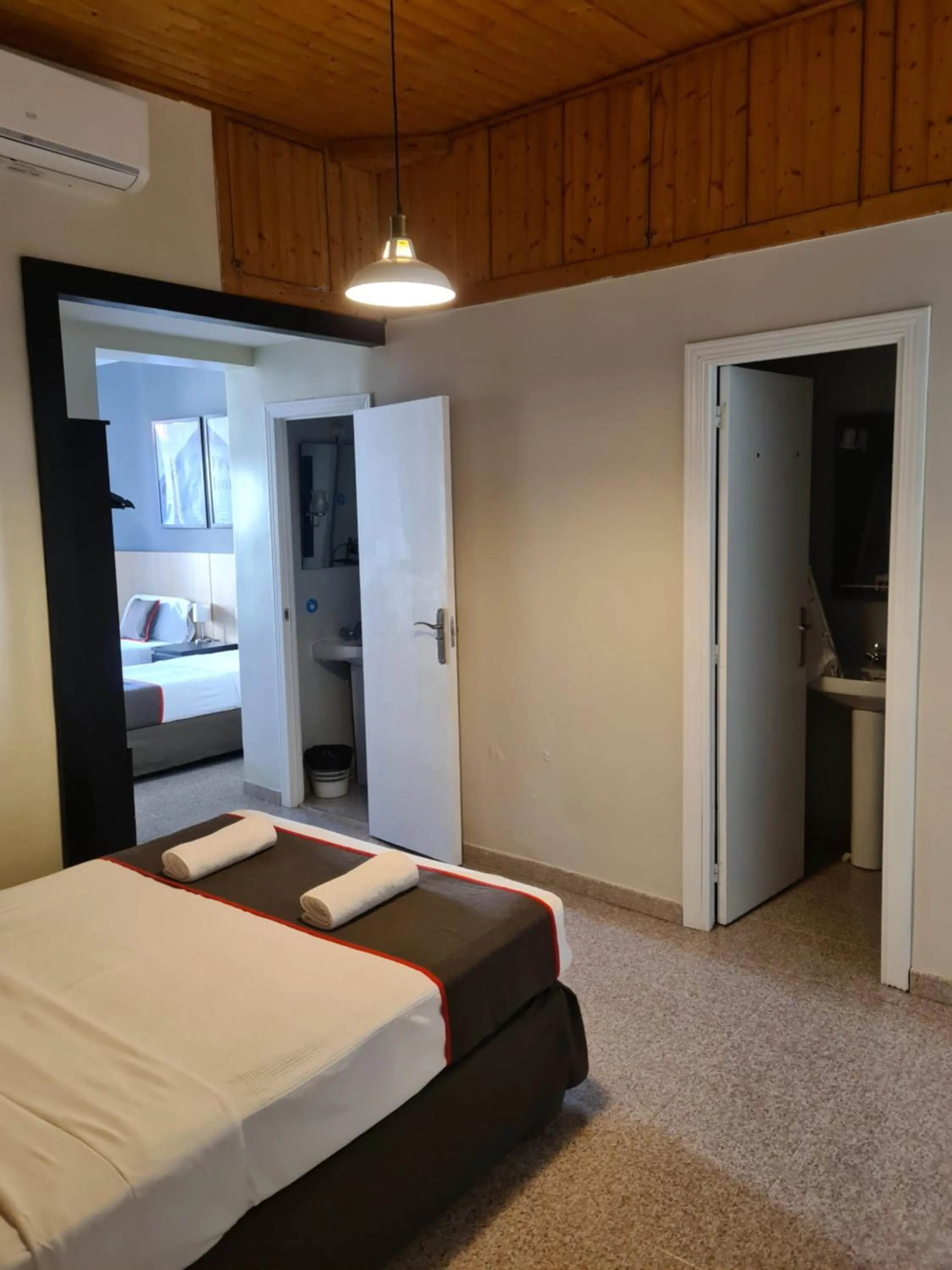 Bathroom, Bed in CH Las Murallas